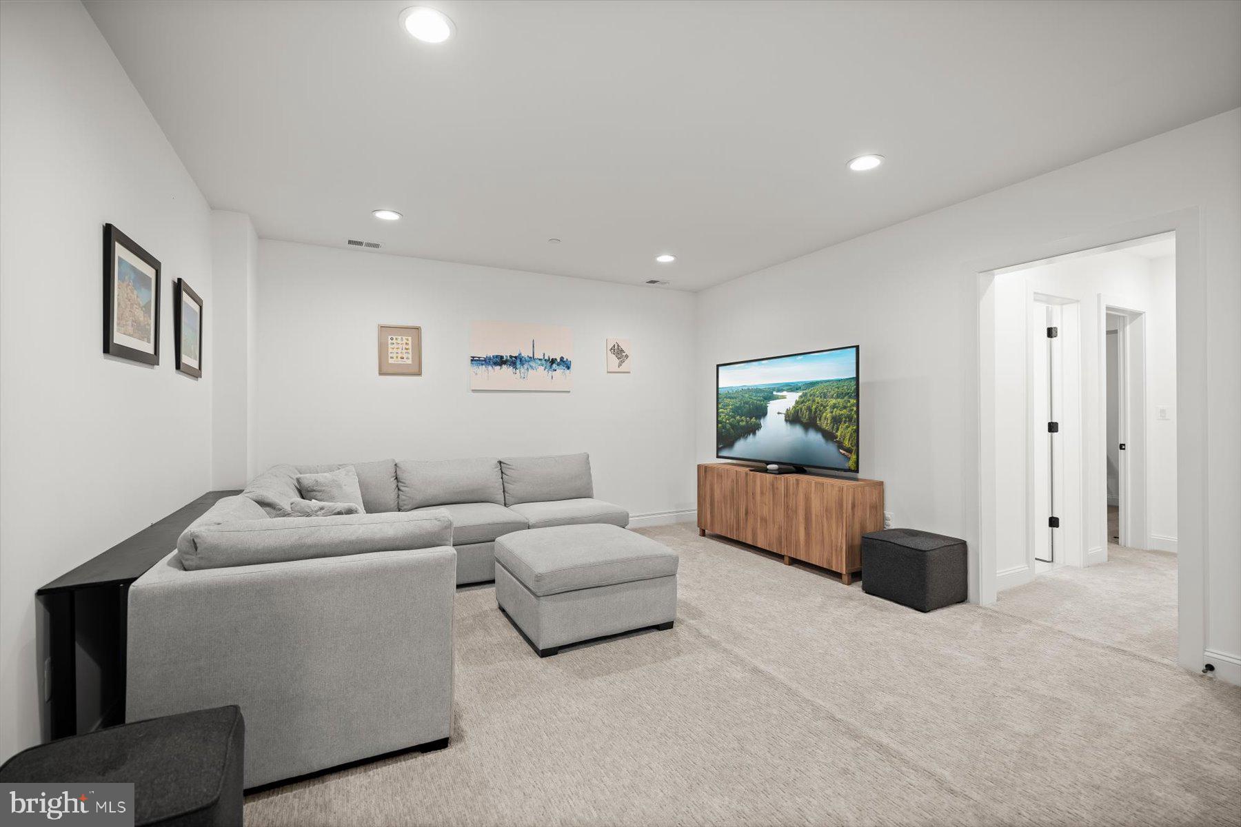 BRADLEY HILLS - Residential