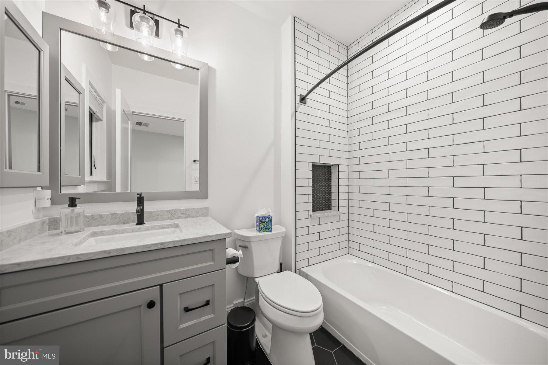 BRADLEY HILLS - Residential