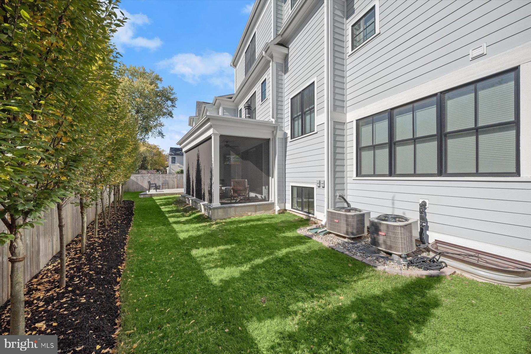 BRADLEY HILLS - Residential