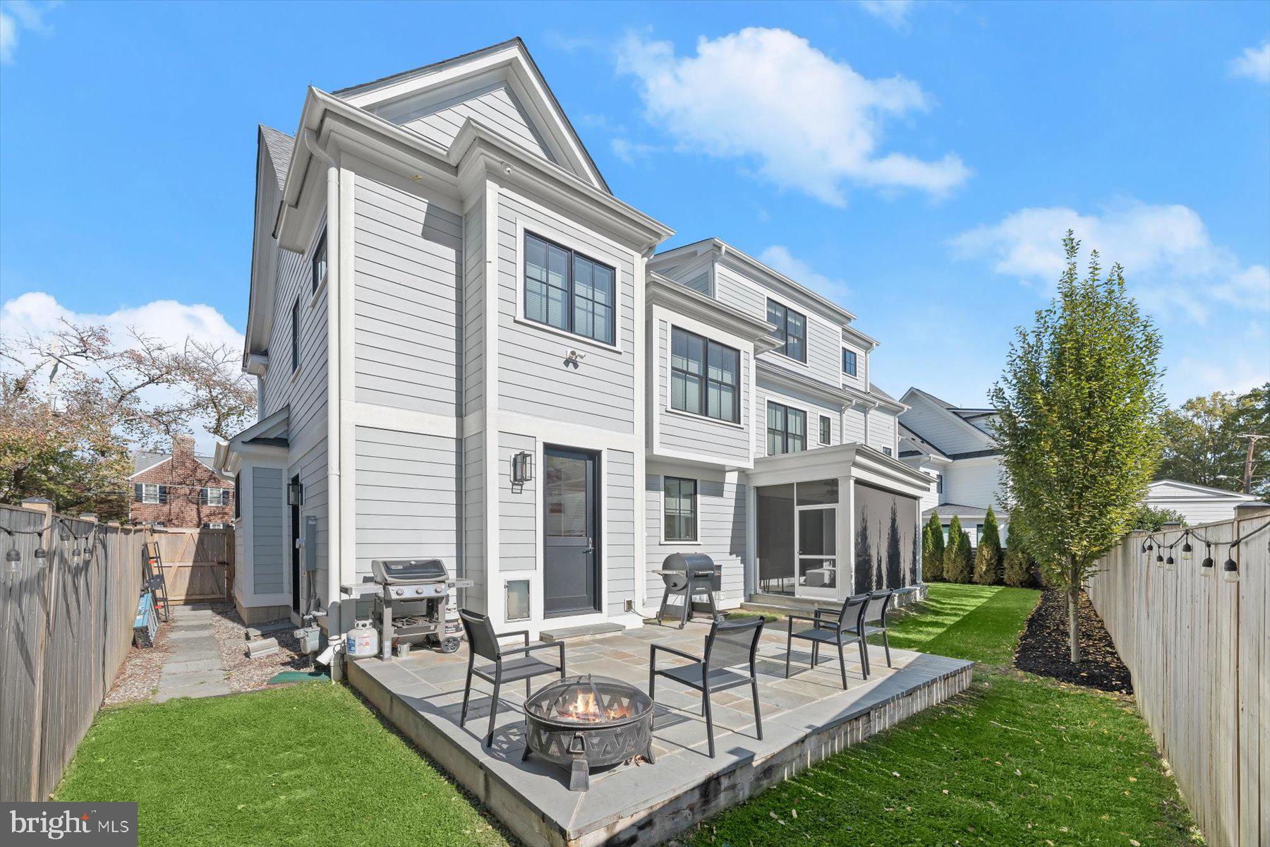 BRADLEY HILLS - Residential