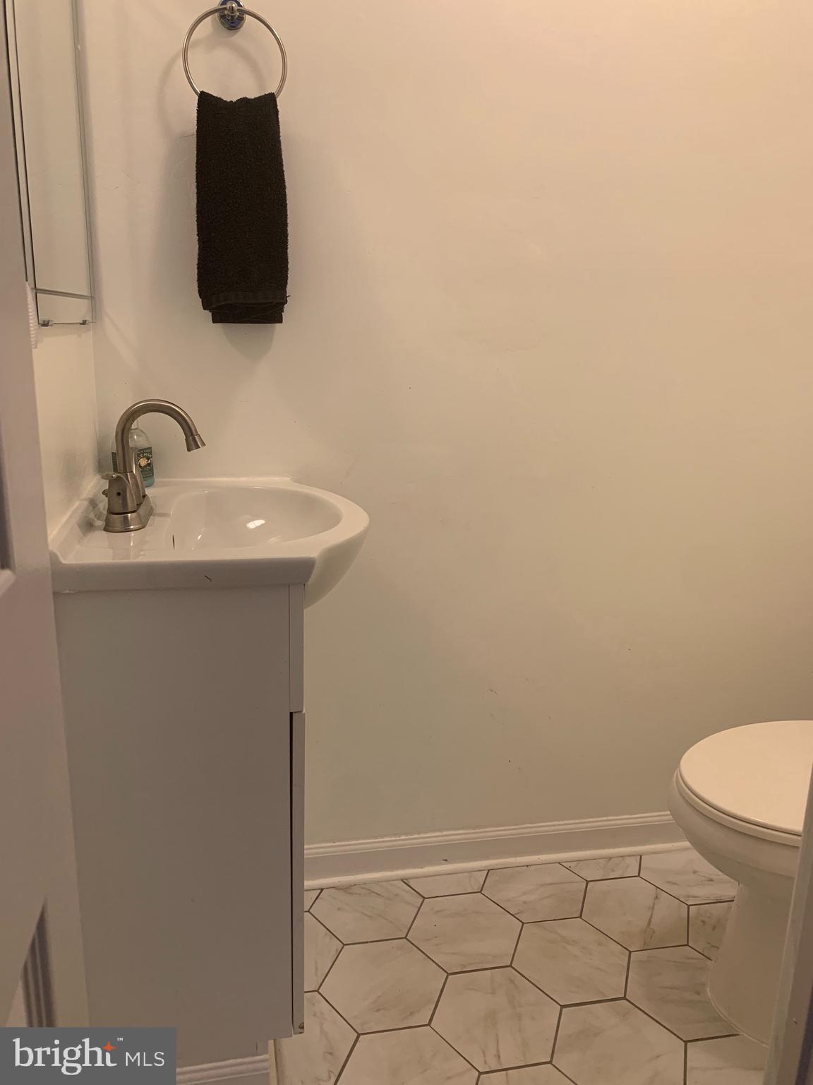 ABBOTT COMMONS - Residential Lease