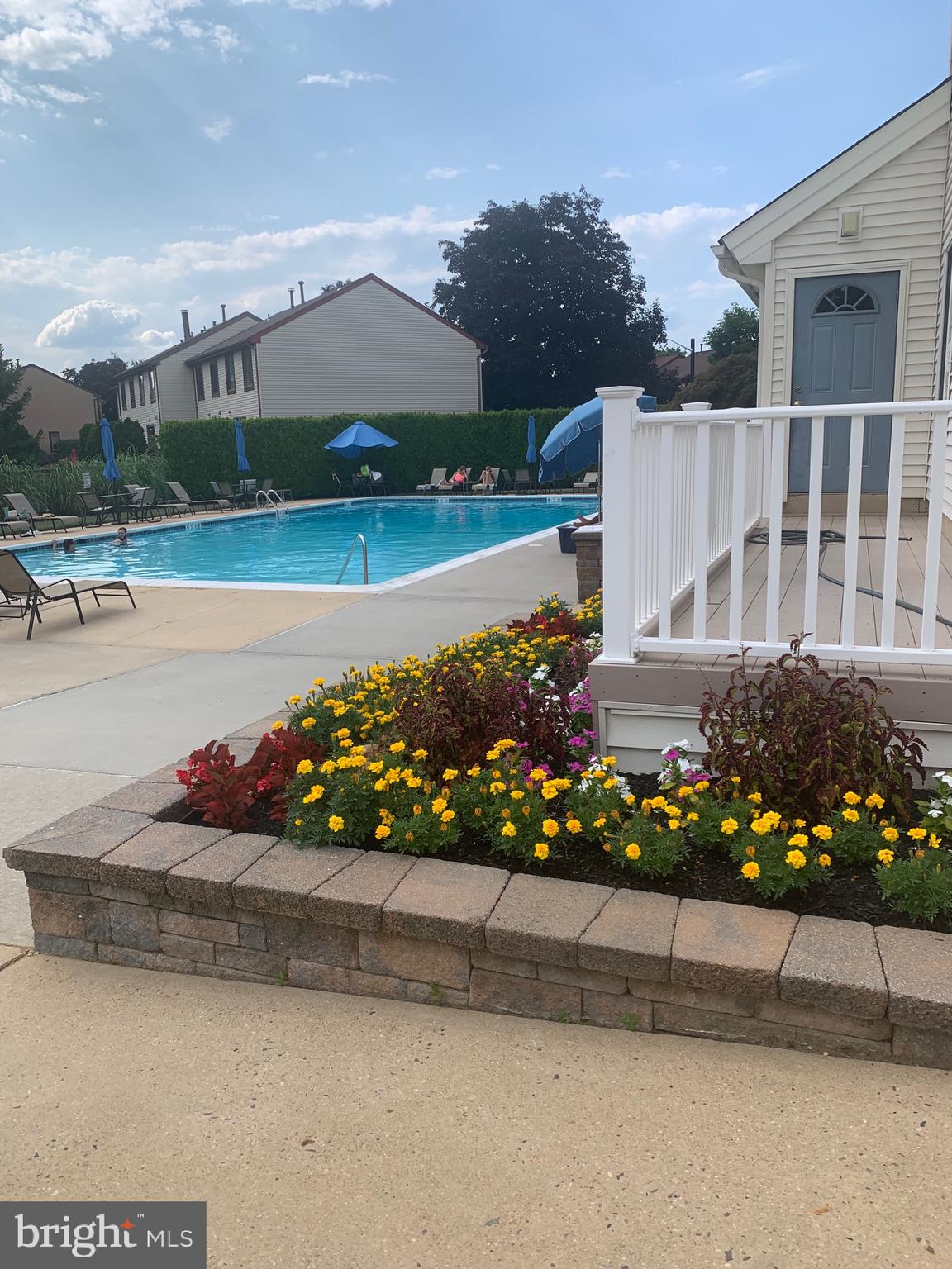 ABBOTT COMMONS - Residential Lease