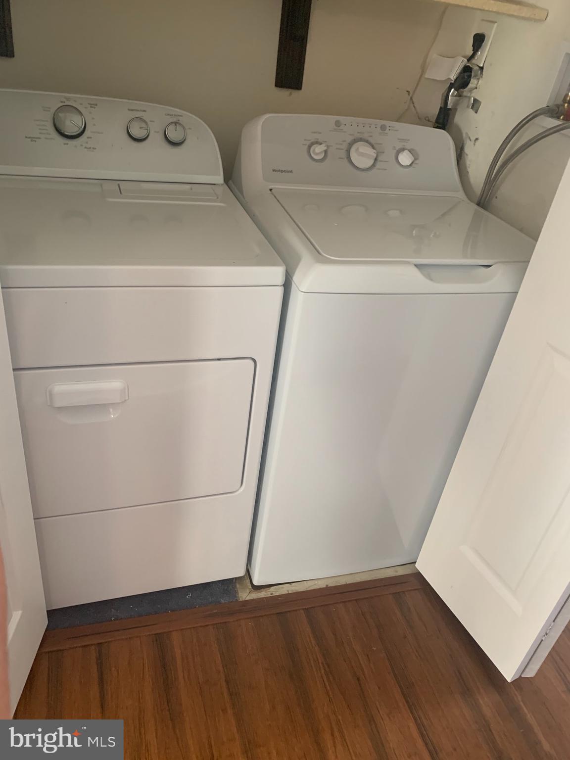 ABBOTT COMMONS - Residential Lease