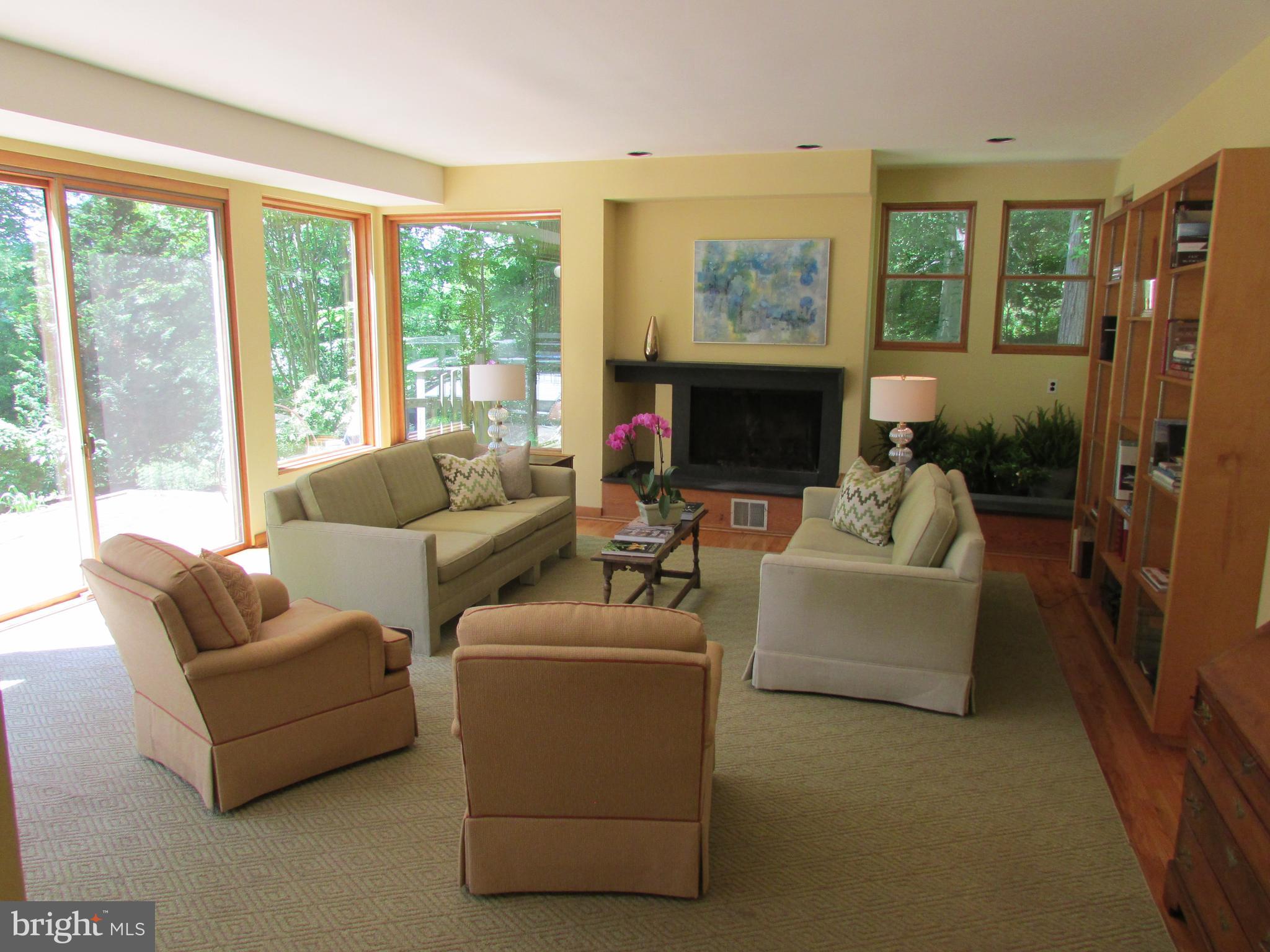 CHESTNUT HILL - Residential