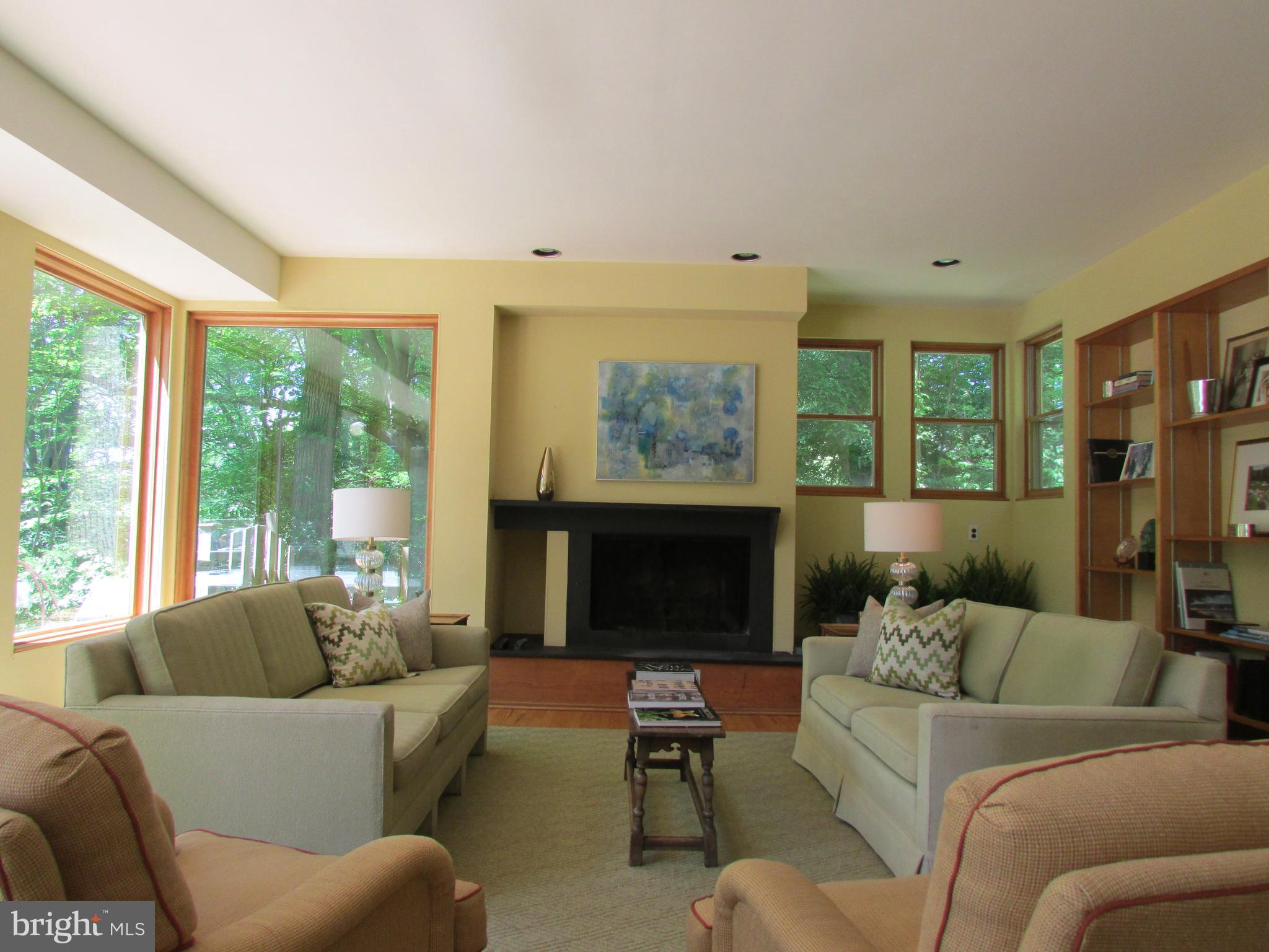 CHESTNUT HILL - Residential