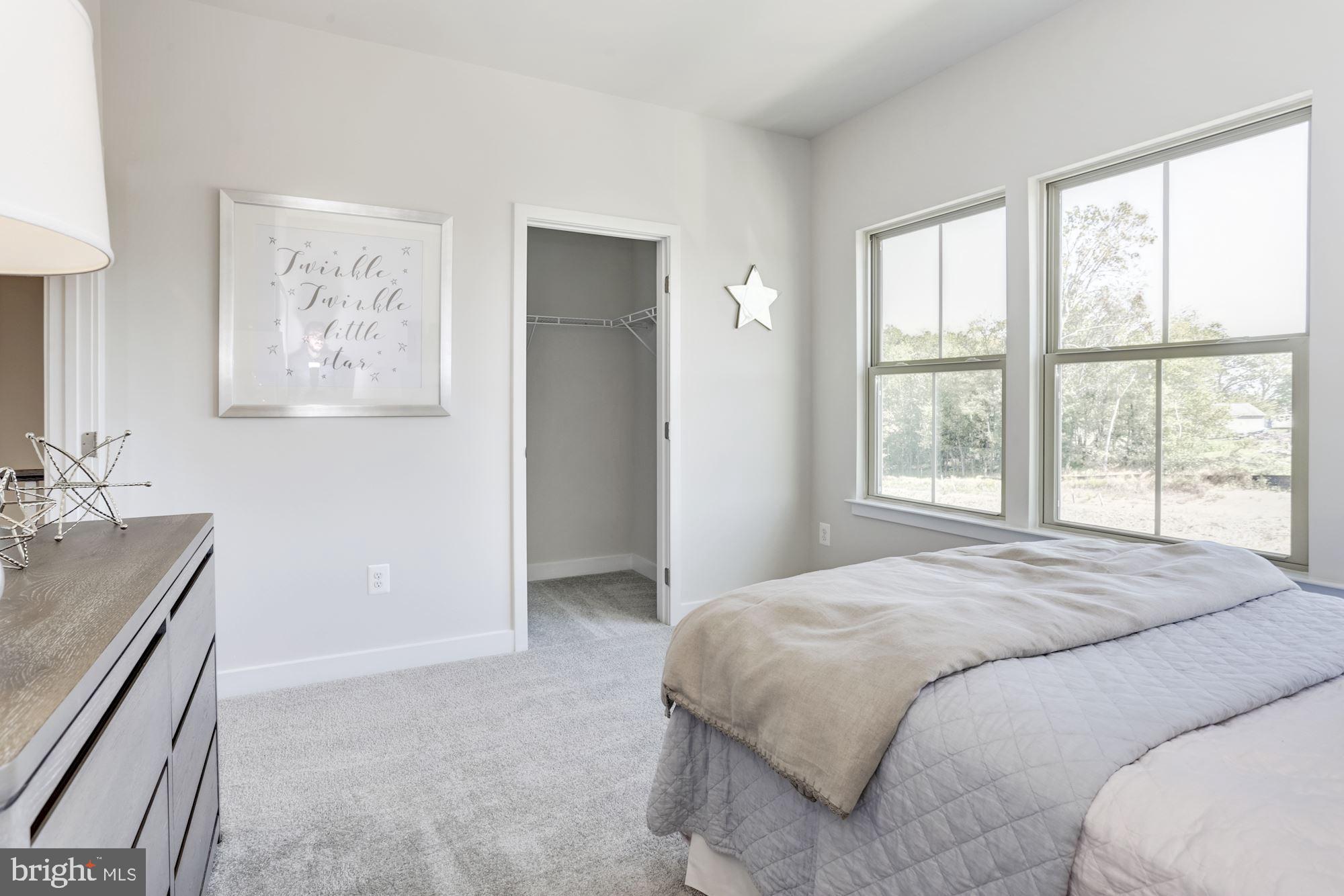 LAKE LINGANORE - Residential