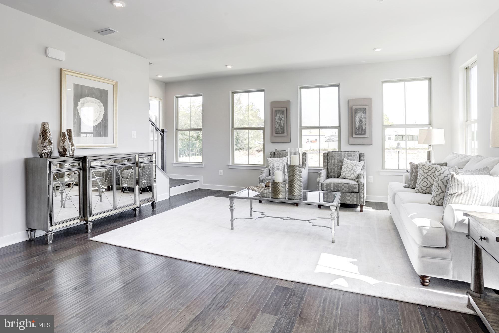 LAKE LINGANORE - Residential