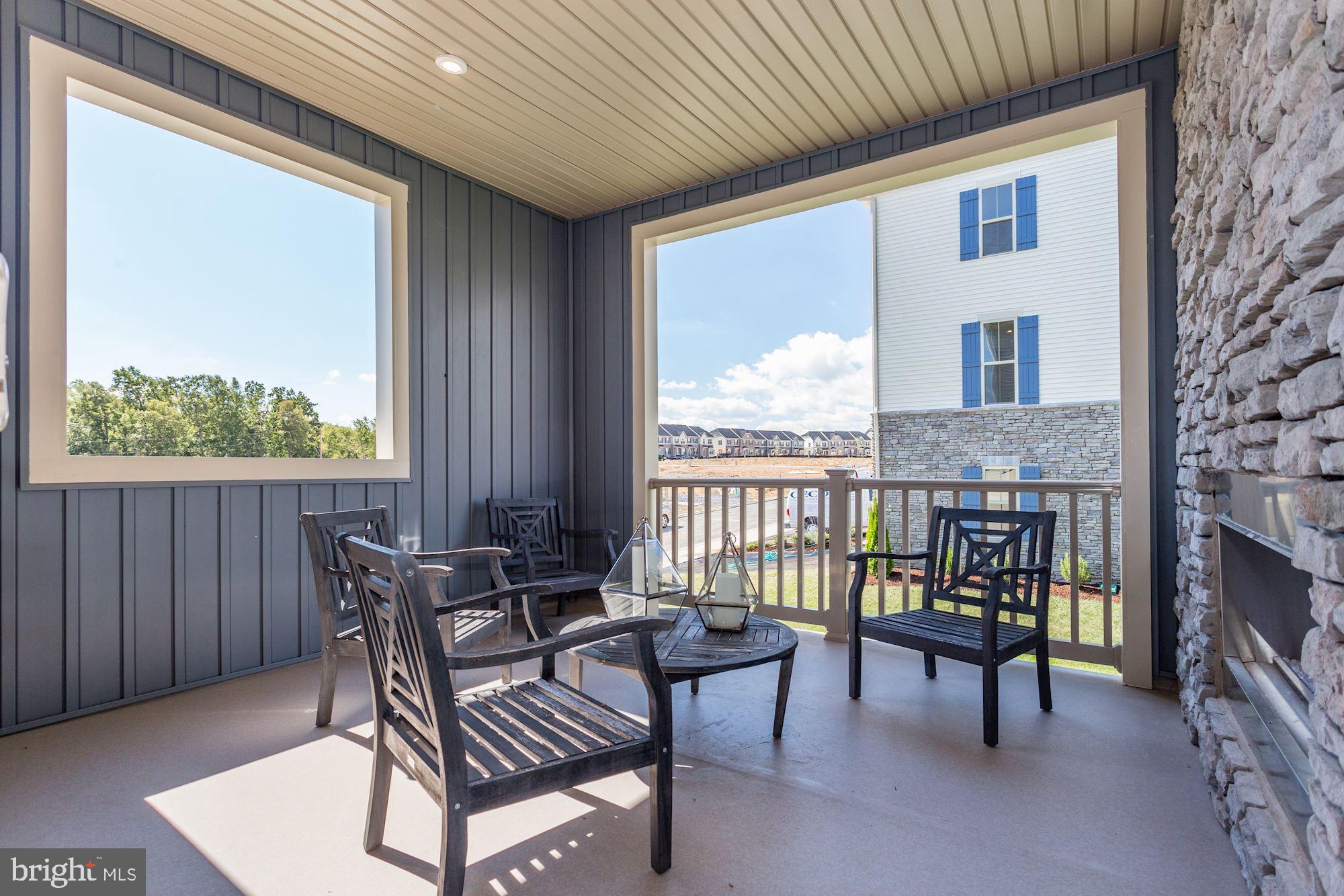 LAKE LINGANORE - Residential