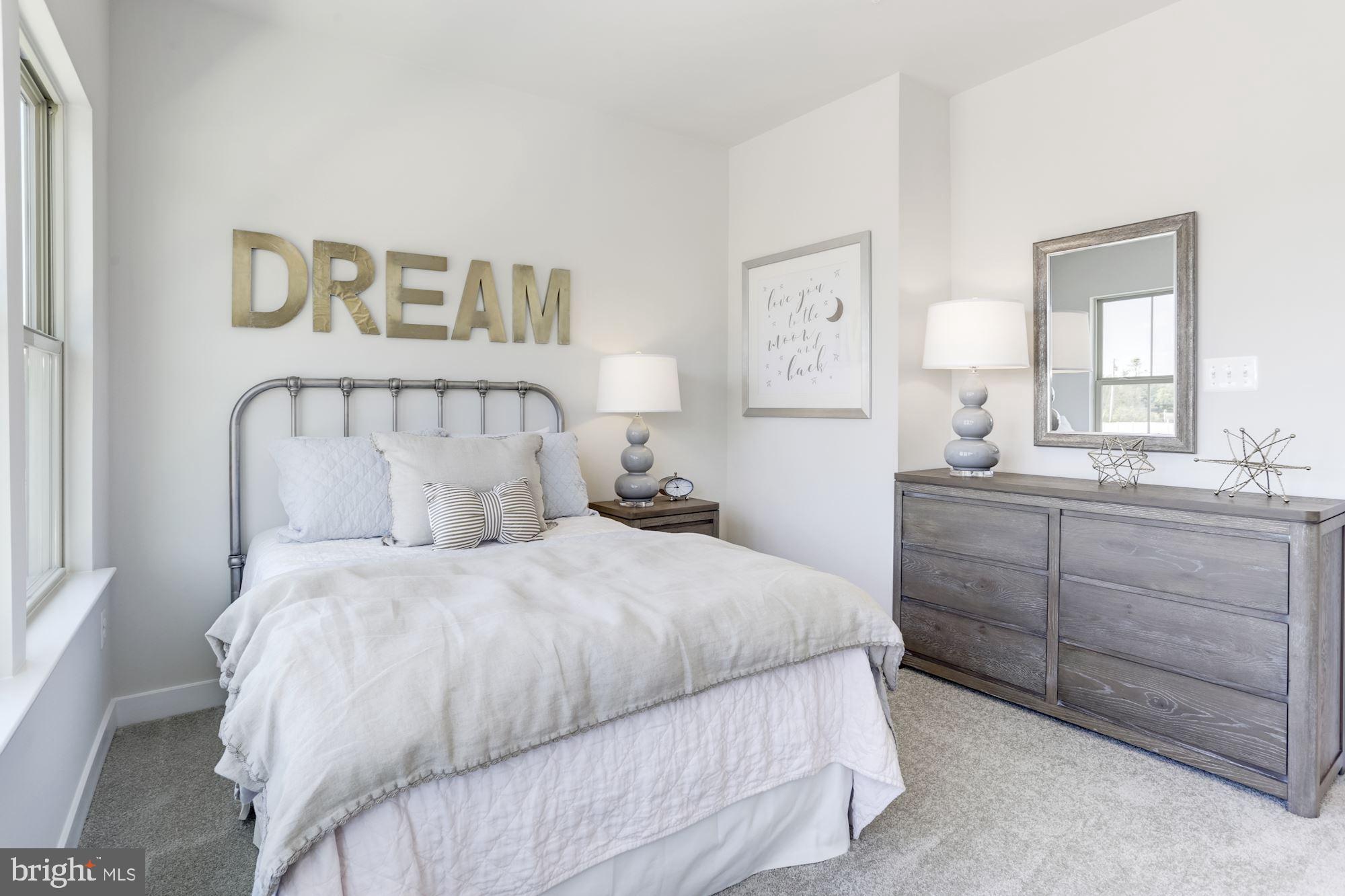 LAKE LINGANORE - Residential