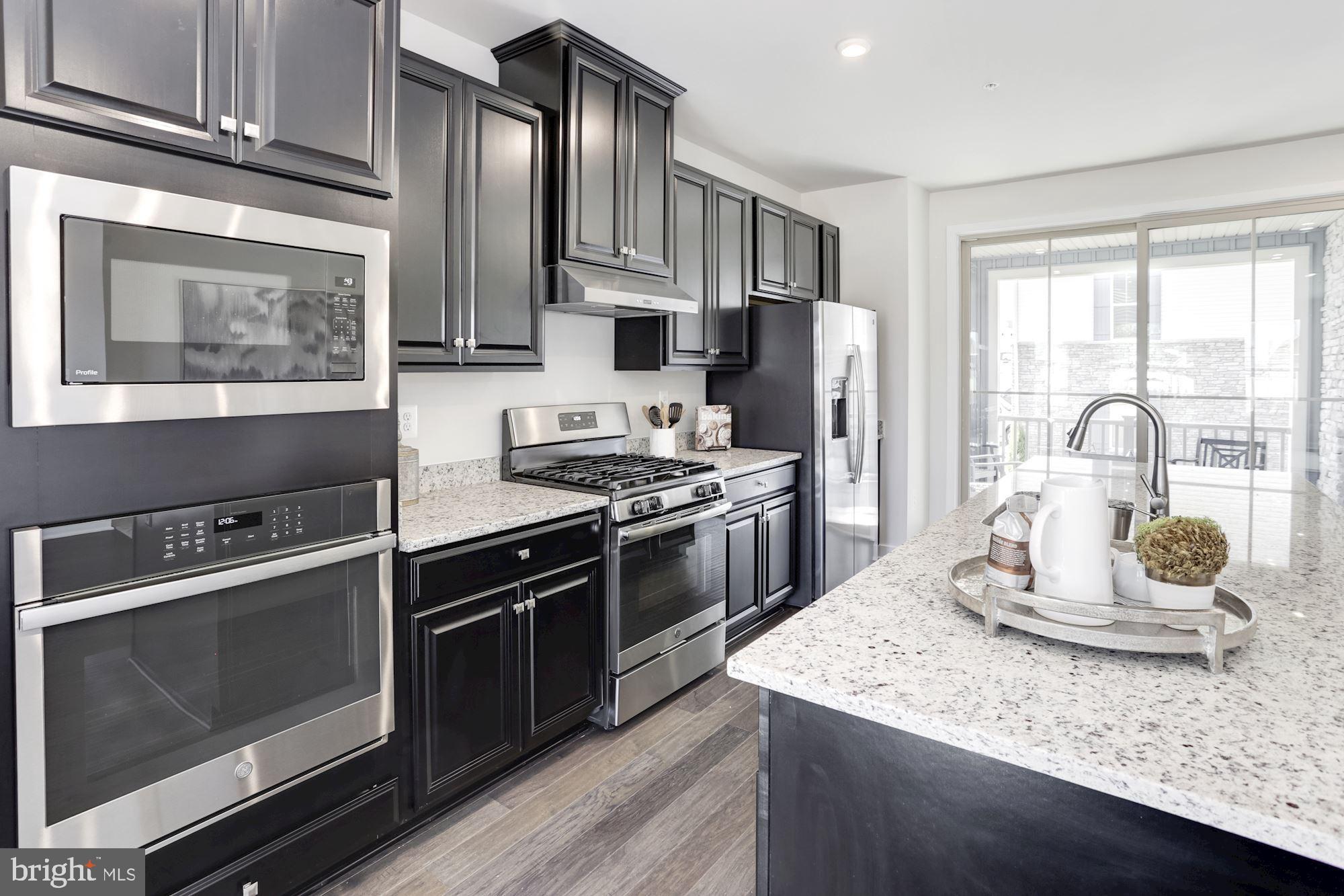 LAKE LINGANORE - Residential