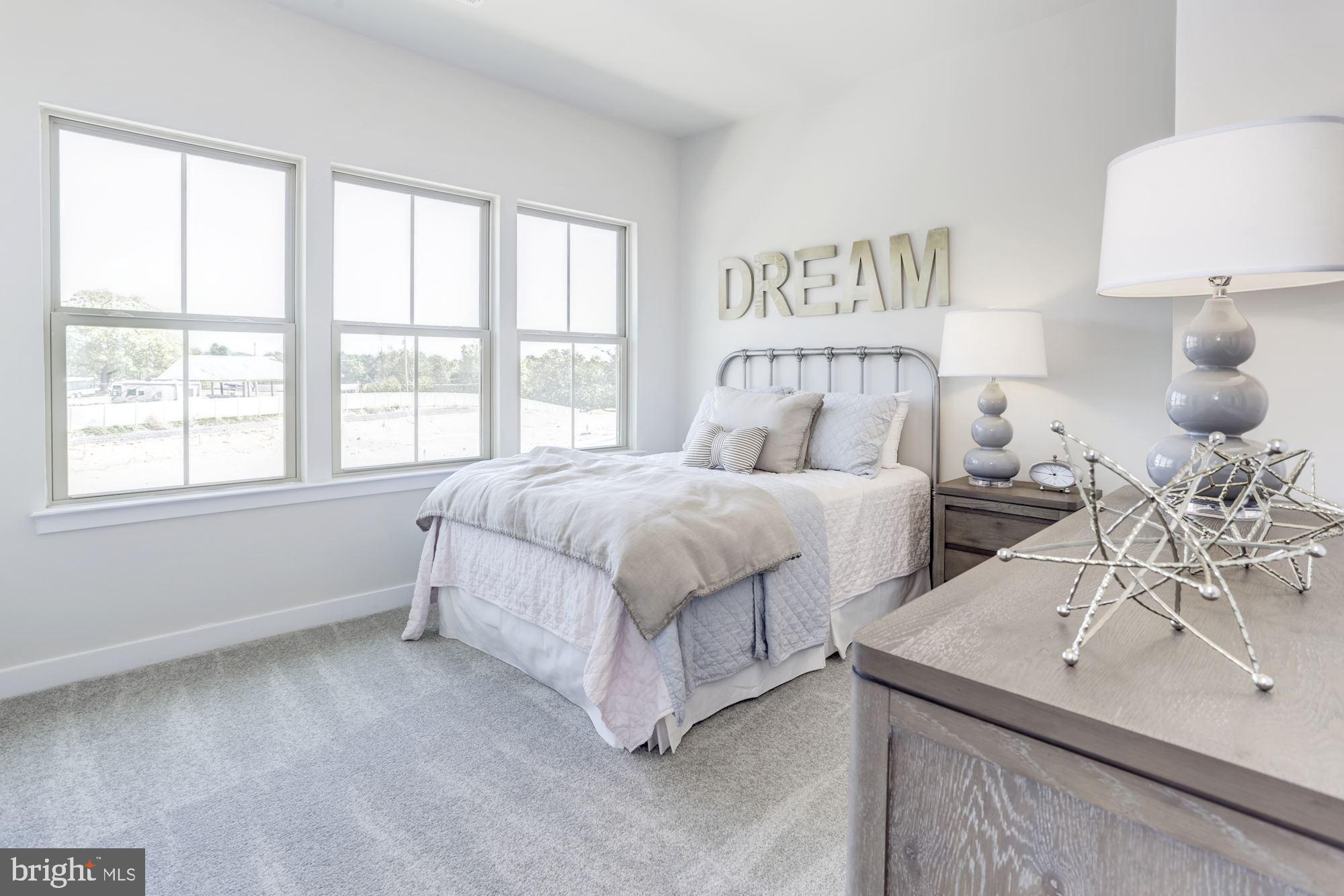 LAKE LINGANORE - Residential