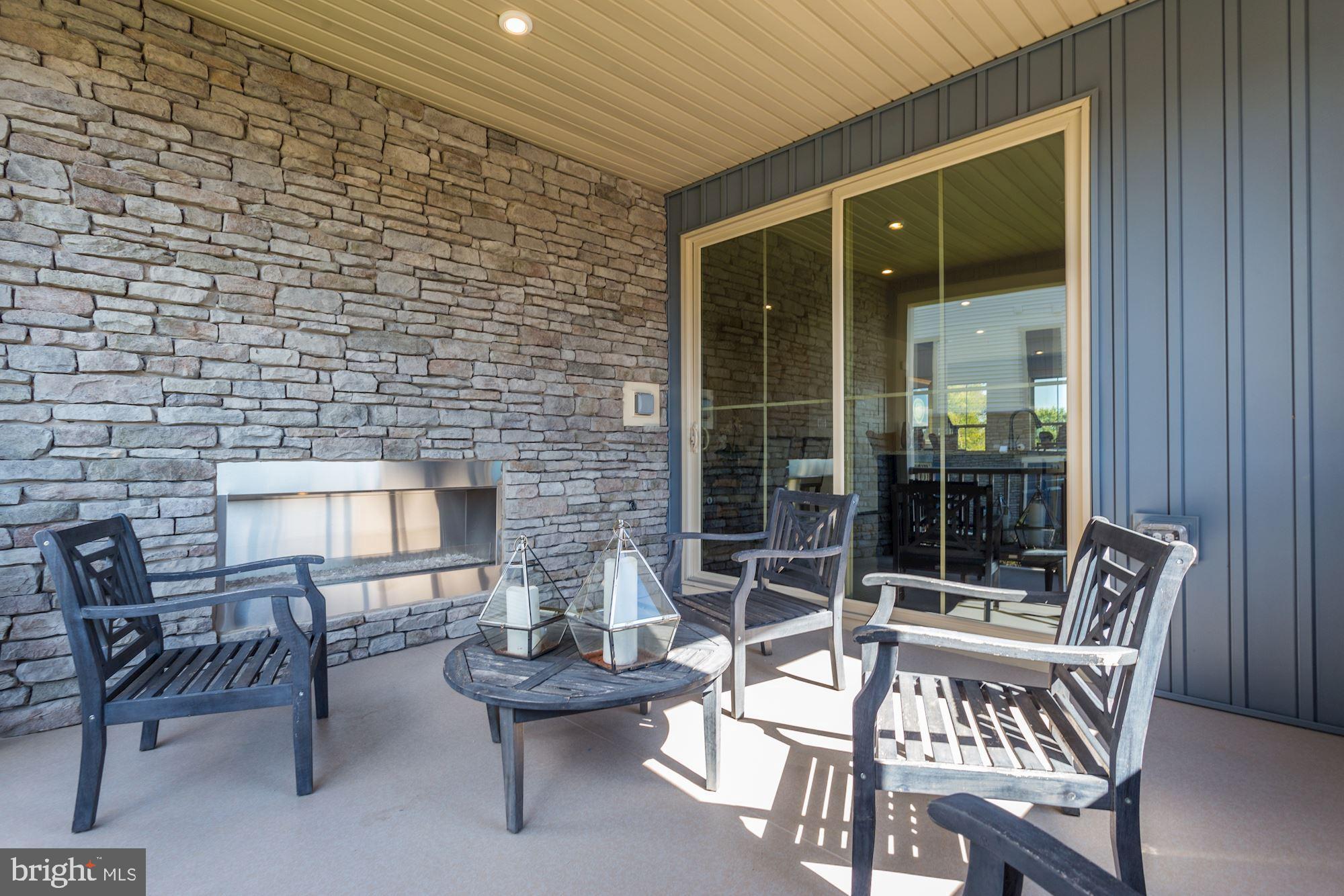 LAKE LINGANORE - Residential