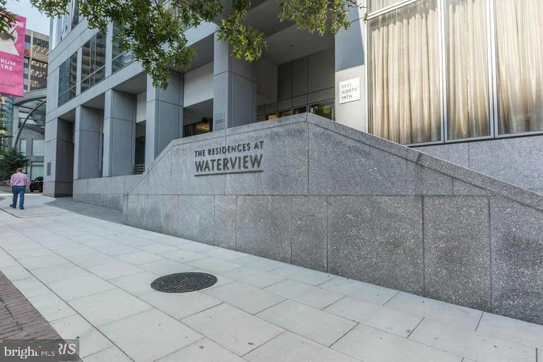 1111 19th Street N Unit 2804