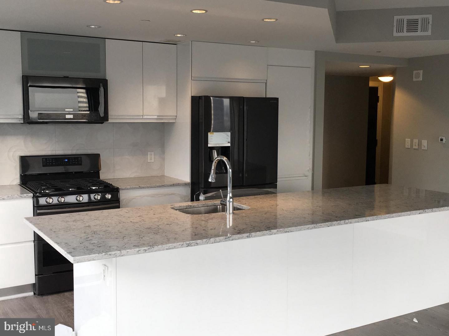 1111 19TH STREET N 2804