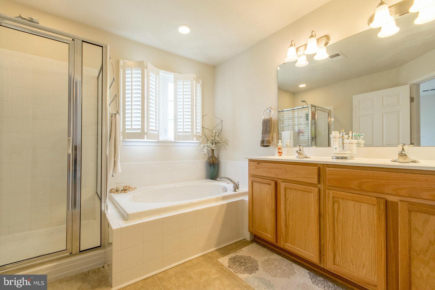 BROOKFIELD - Residential