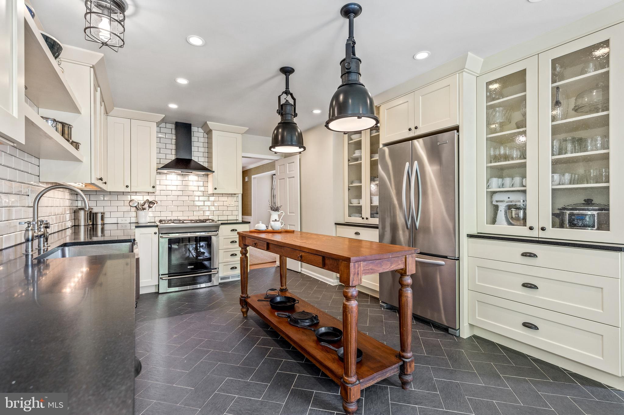 WESTMORELAND HILLS - Residential