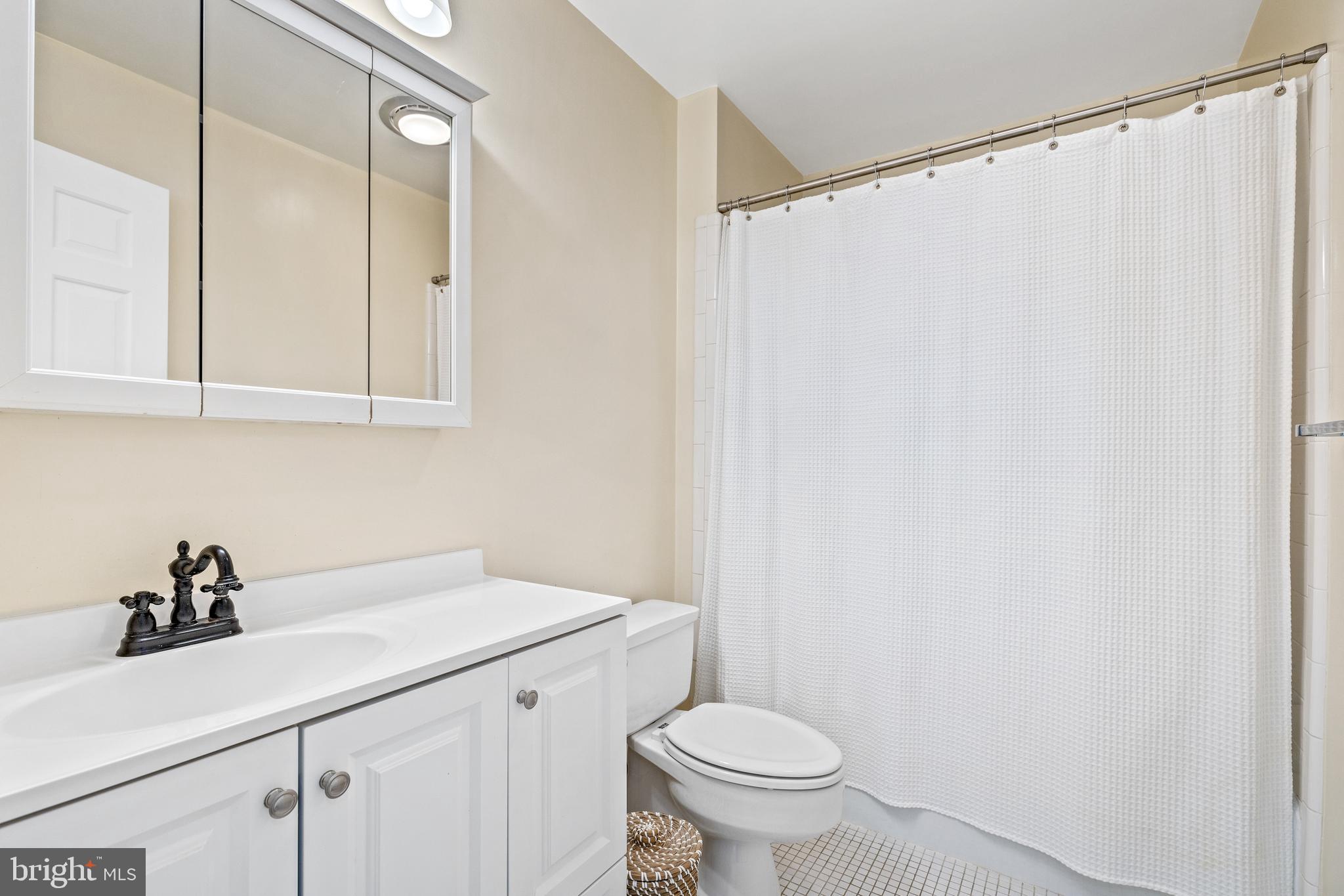 WESTMORELAND HILLS - Residential