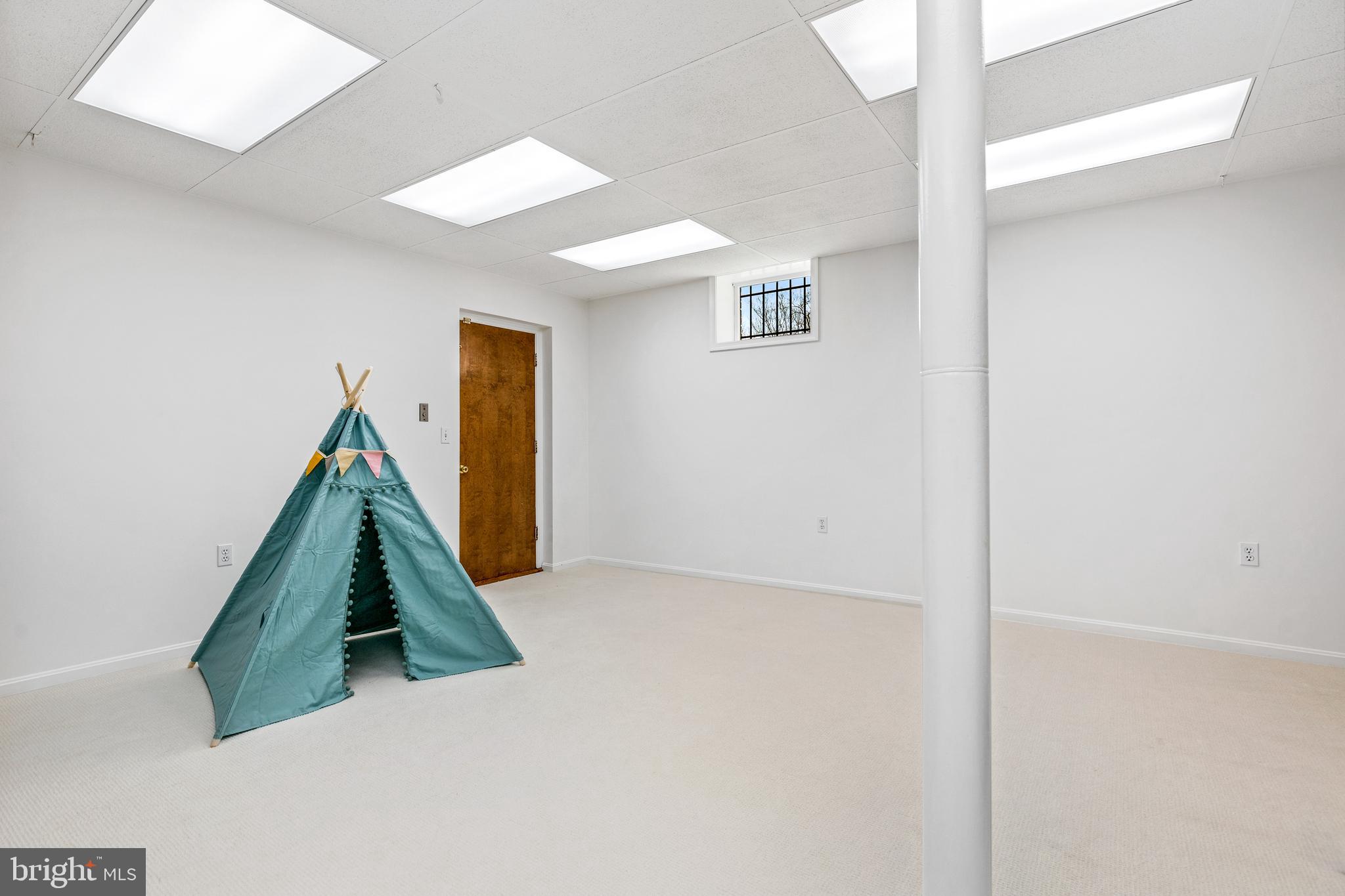 WESTMORELAND HILLS - Residential