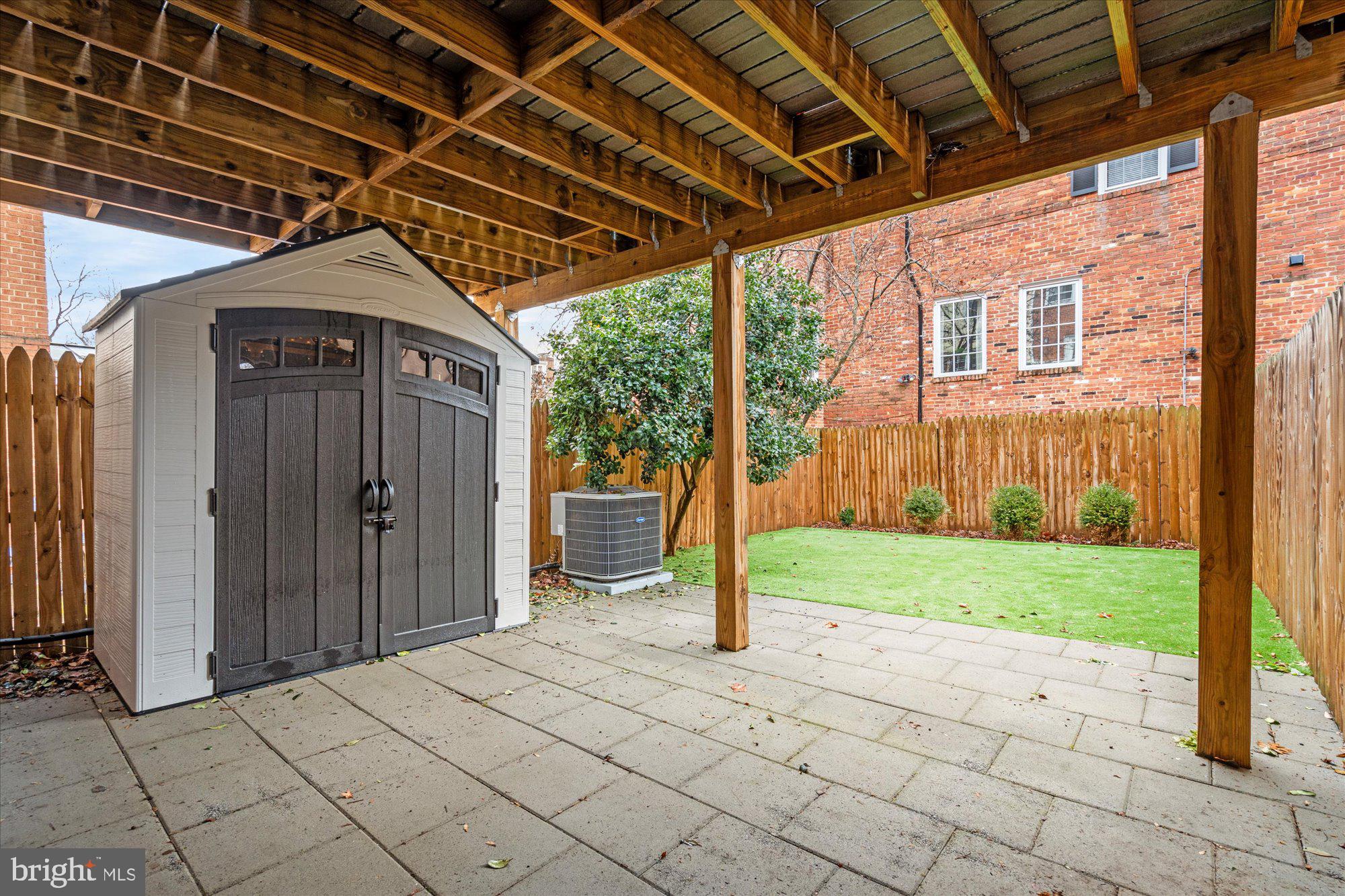 YATES GARDENS - Residential