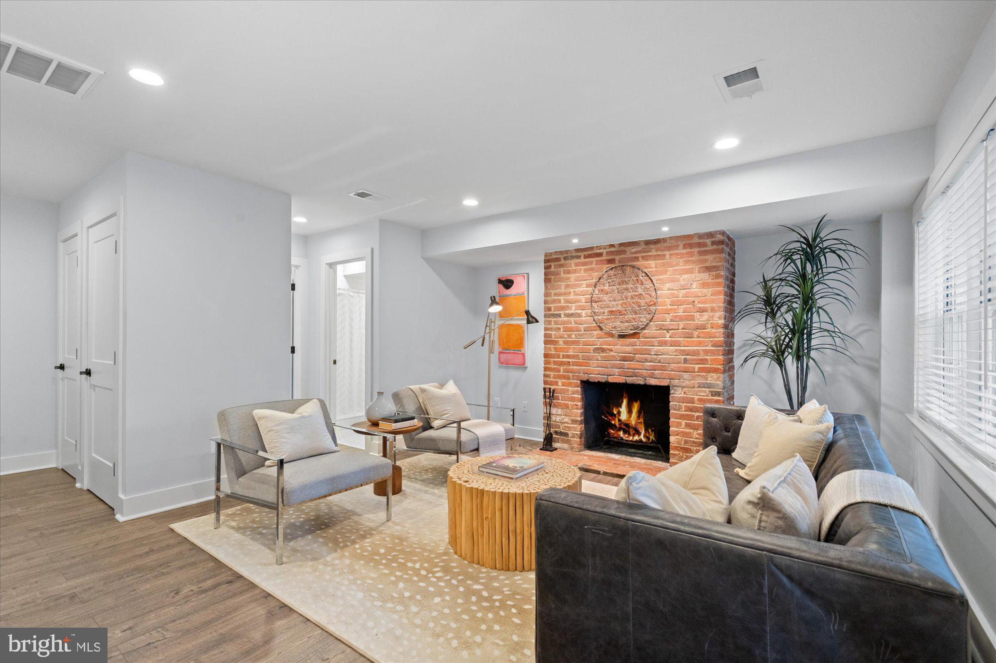 YATES GARDENS - Residential