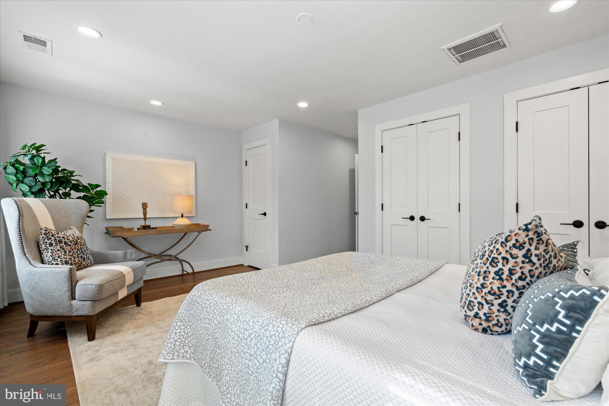 YATES GARDENS - Residential