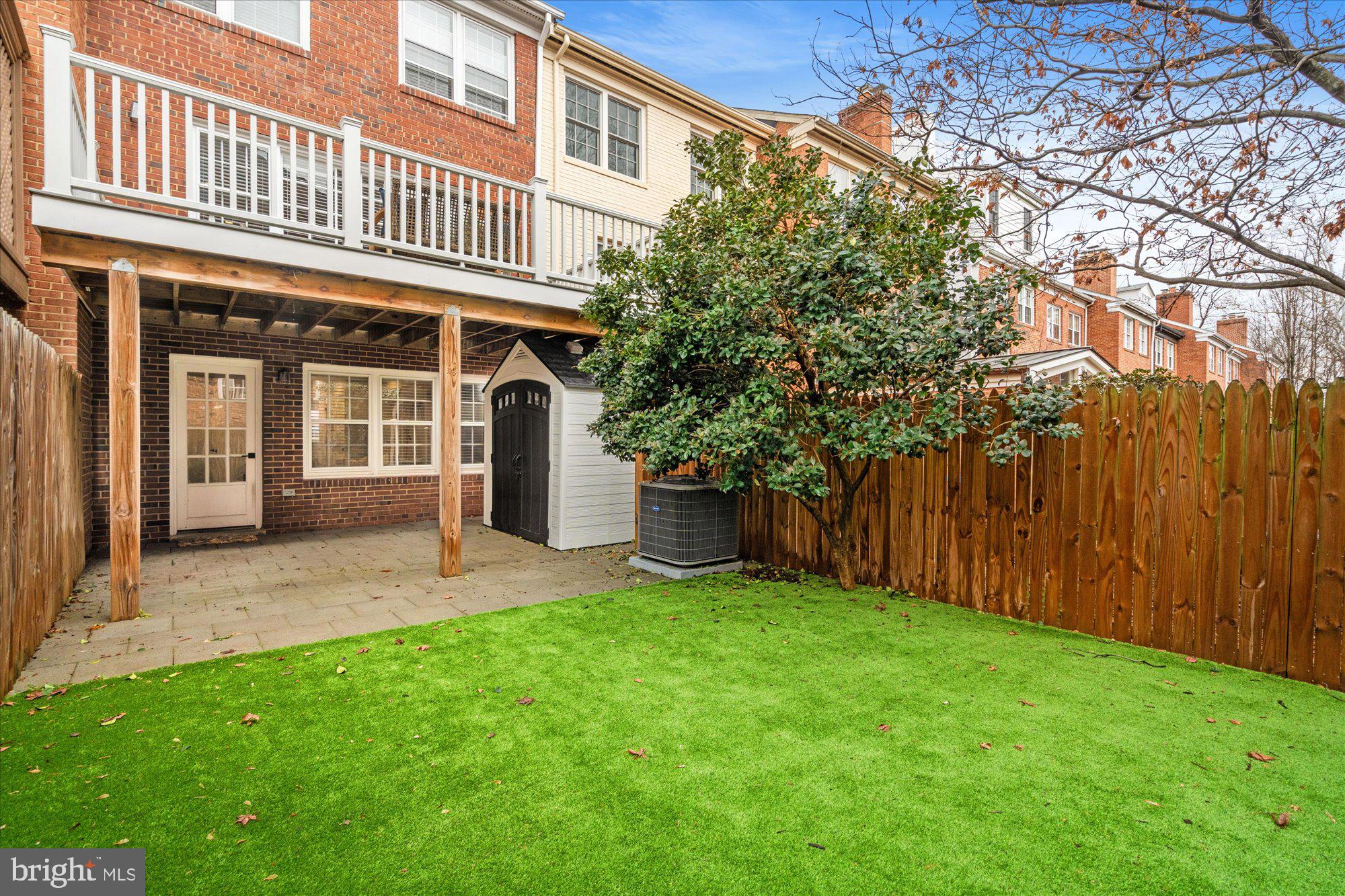 YATES GARDENS - Residential