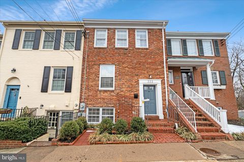 Photo of 222 Green Street, ALEXANDRIA, VA 22314 (MLS # VAAX2054226)