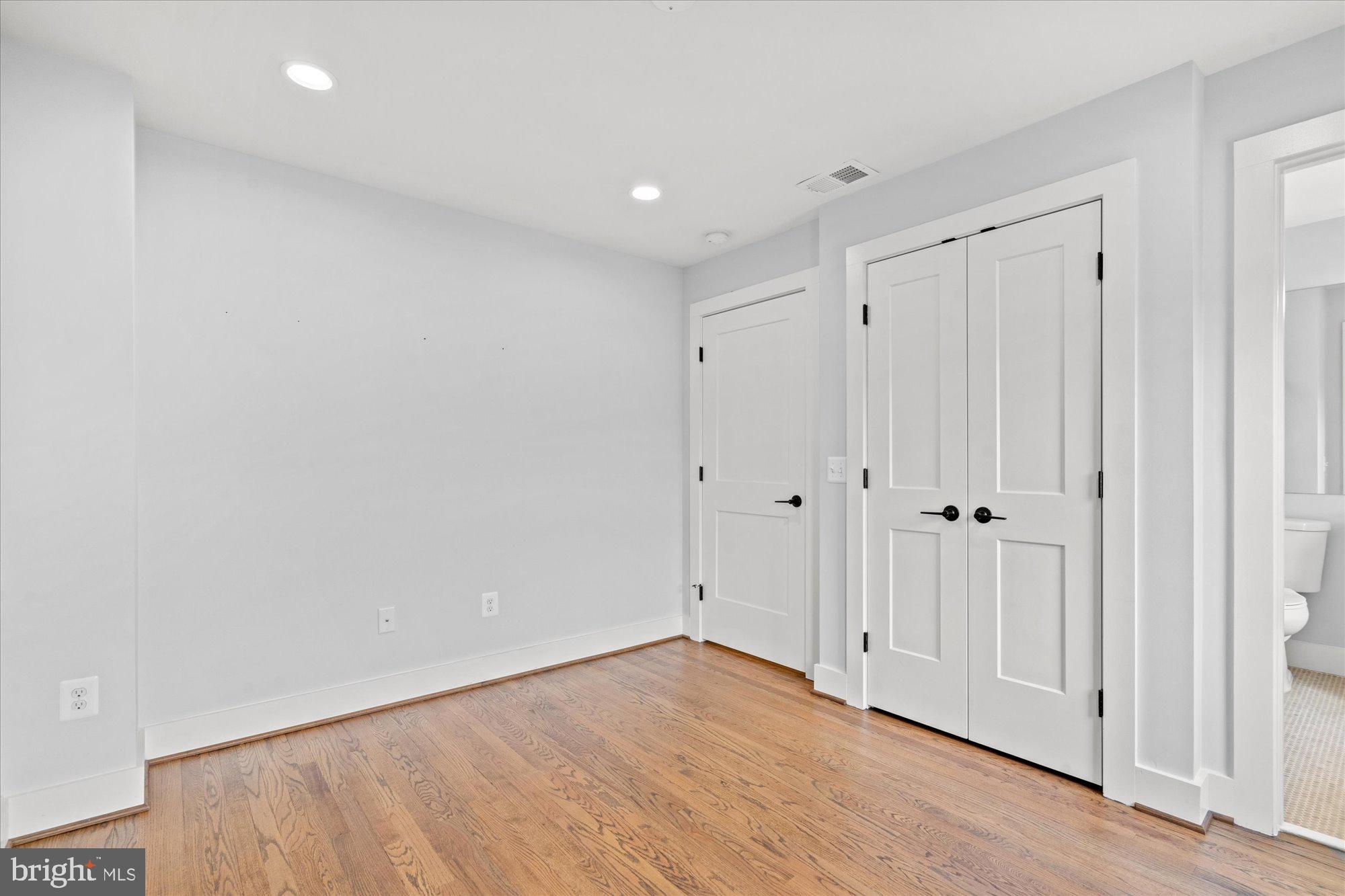 YATES GARDENS - Residential