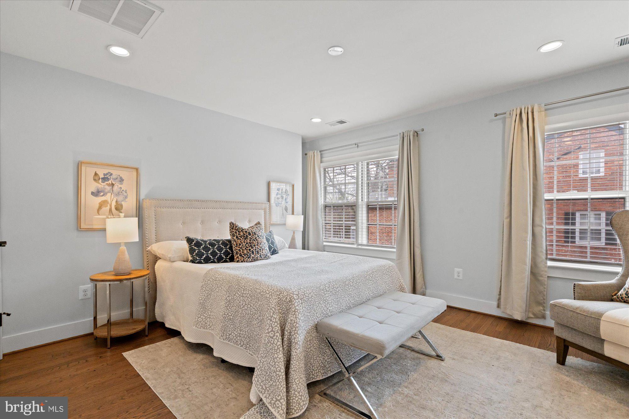 YATES GARDENS - Residential