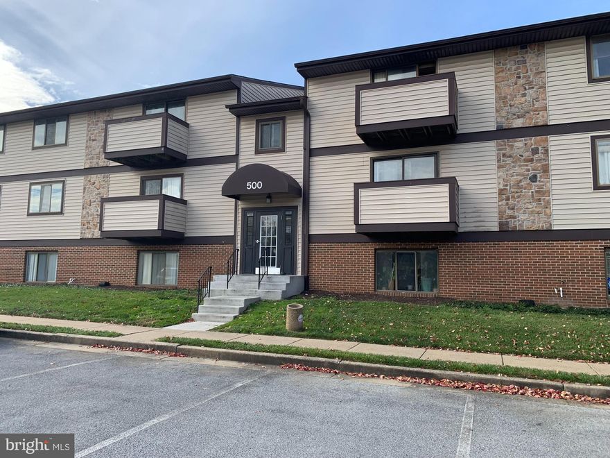 Fantastic Opportunity priced well below comps!! Private top Floor unit with balcony, separate laundry with newer full size washer & dryer in unit, Upgraded appliances in kitchen, Primary bedroom with walk-in closet, large living room / dining room combination. Super location close to shopping, restaurants, Ft Detrick, Frederick Community College, transportation routes & Downtown Frederick! Sold Strictly As Is. Estate Sale with local P.R. Easy to show. No appointment needed . Call showing contact for combo. Hurry on over before its Gone!! Owner is ( Estate of William Sullivan ).