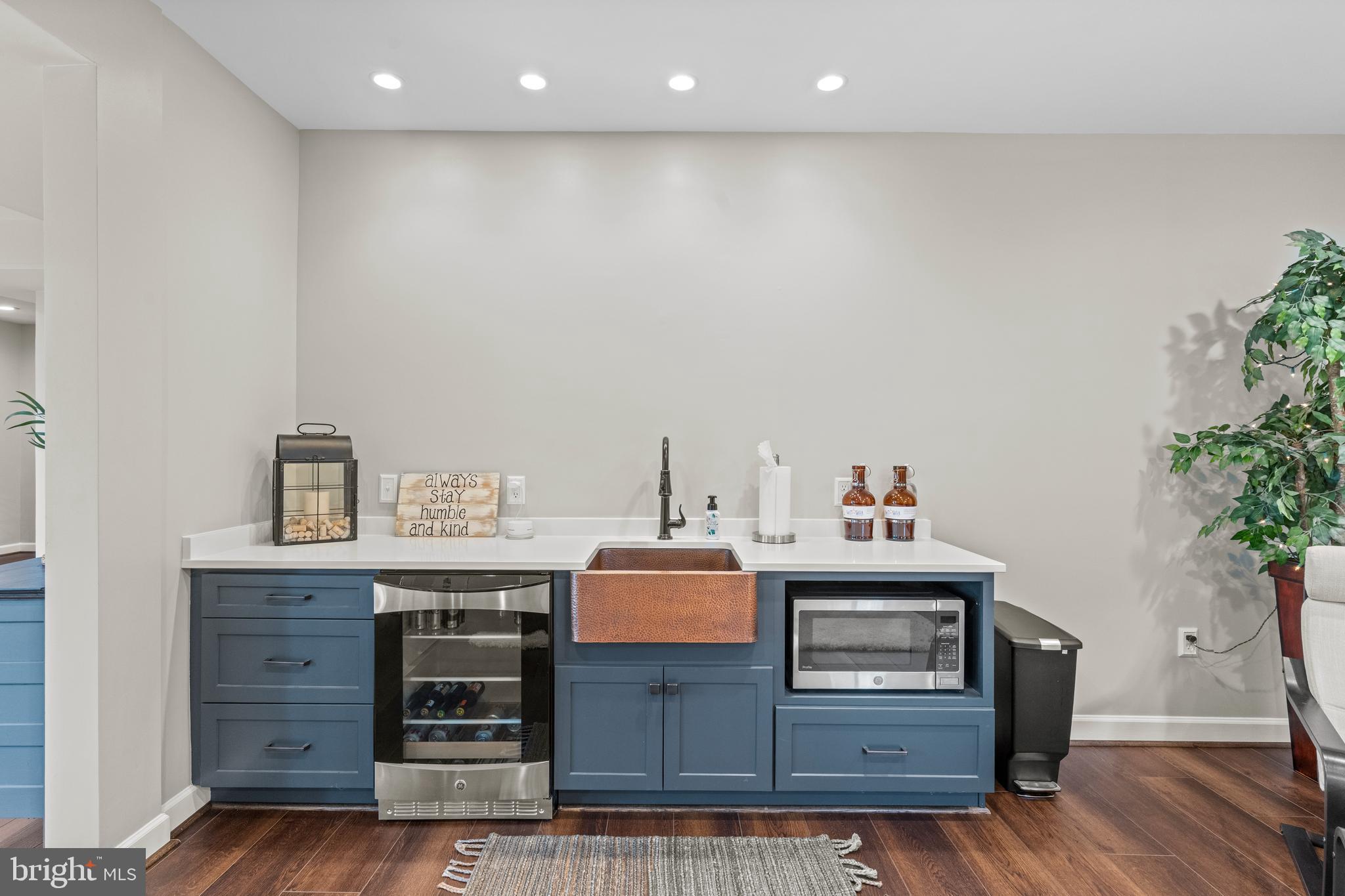 POLAND - Residential