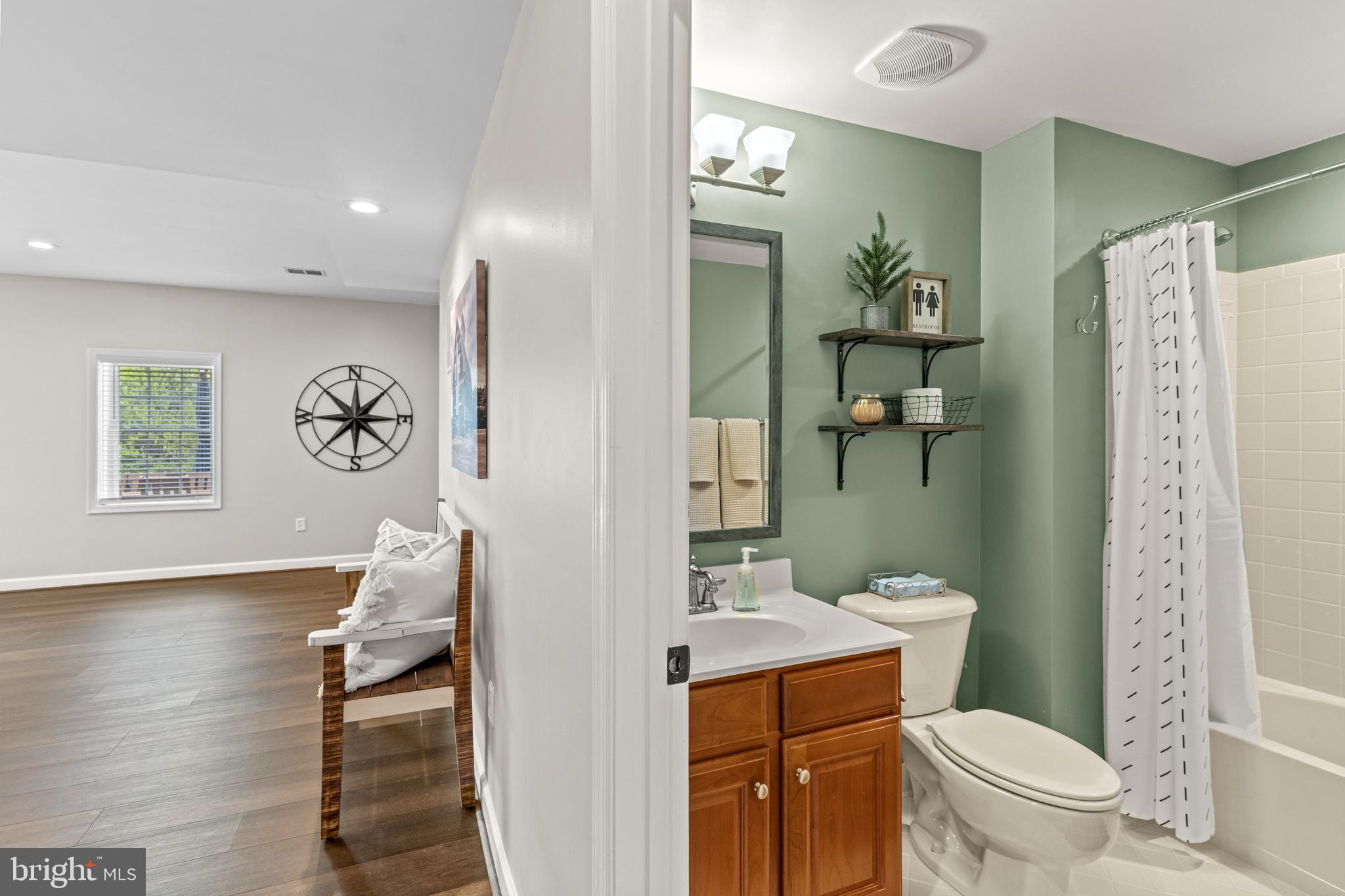 POLAND - Residential