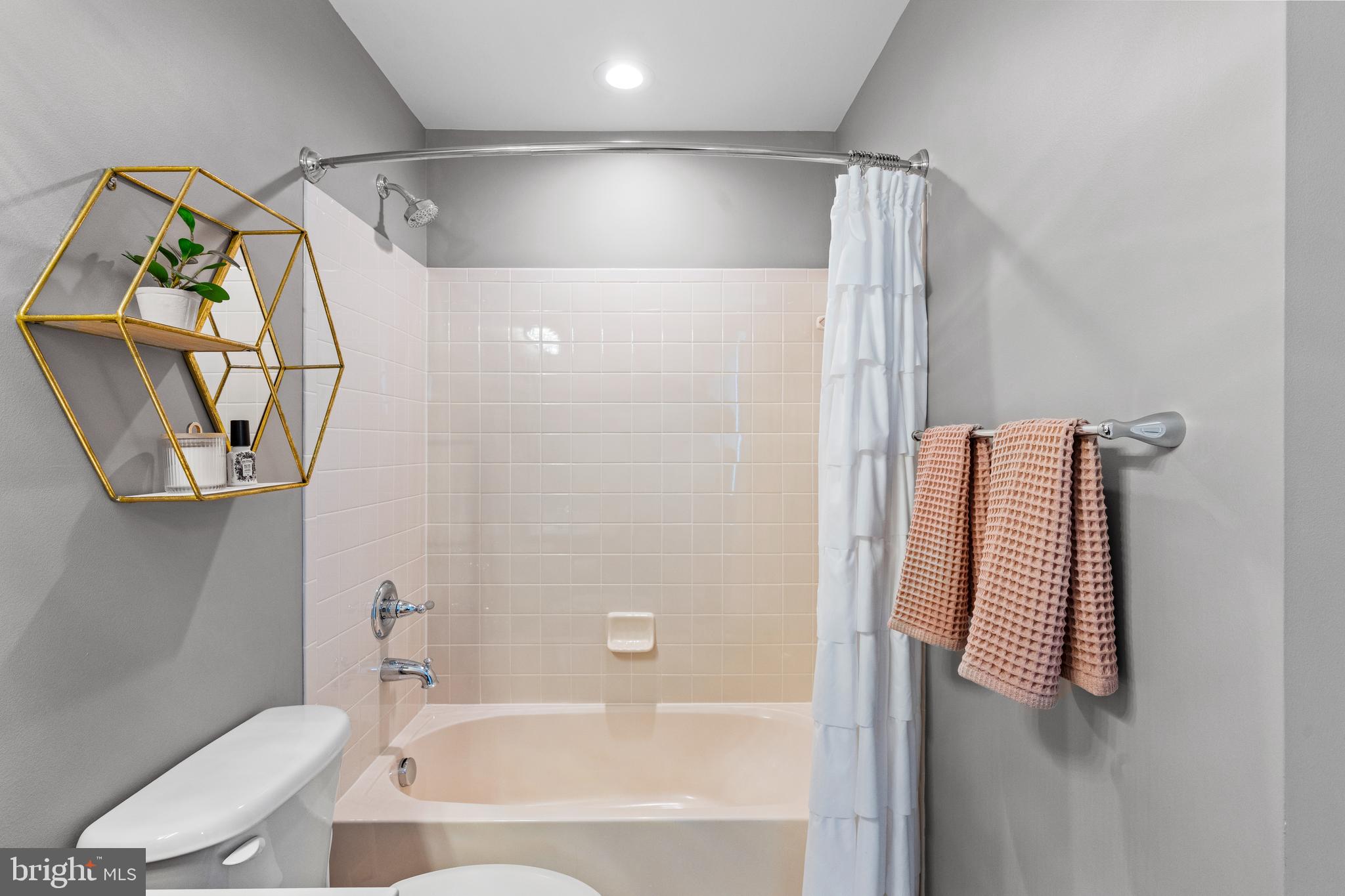 POLAND - Residential