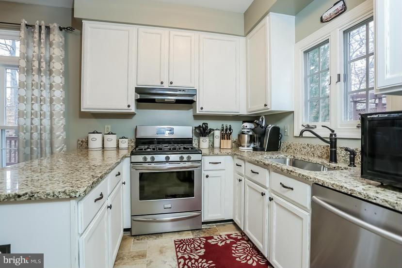 LOWES ISLAND - Residential