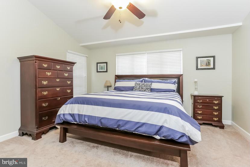 LOWES ISLAND - Residential