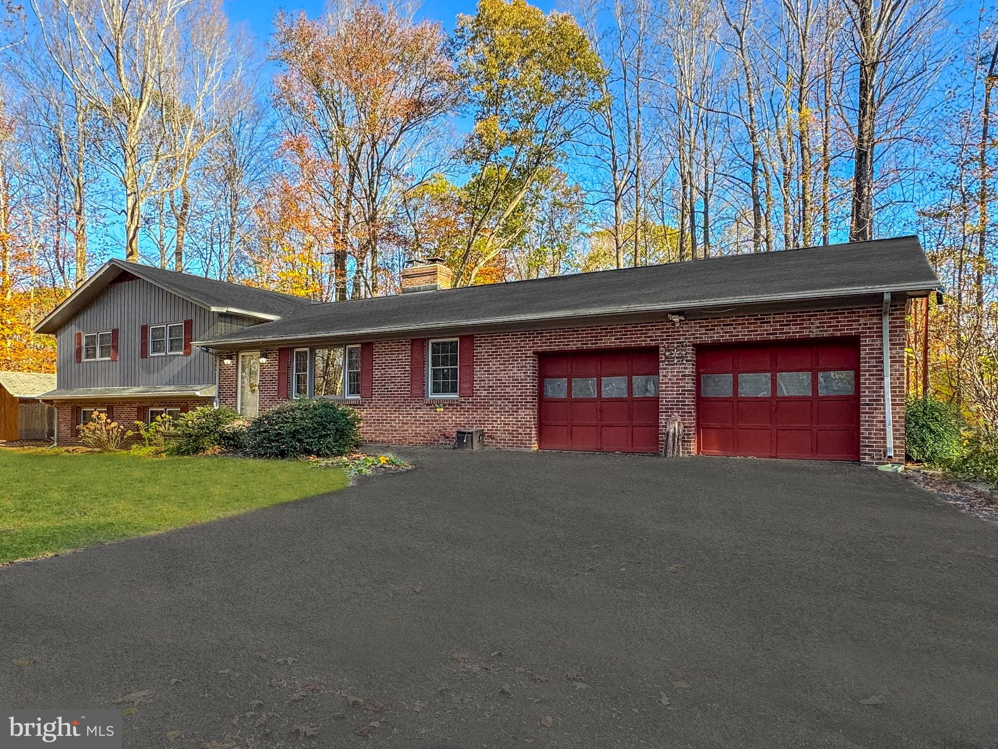 HUNTING CREEK WOODS - Residential