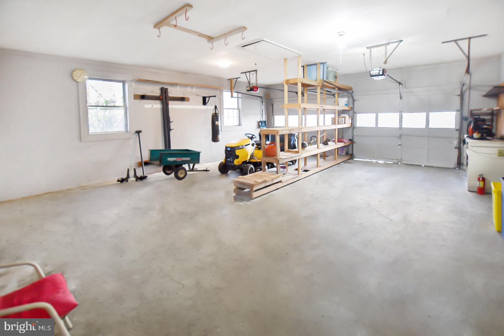 HUNTING CREEK WOODS - Residential