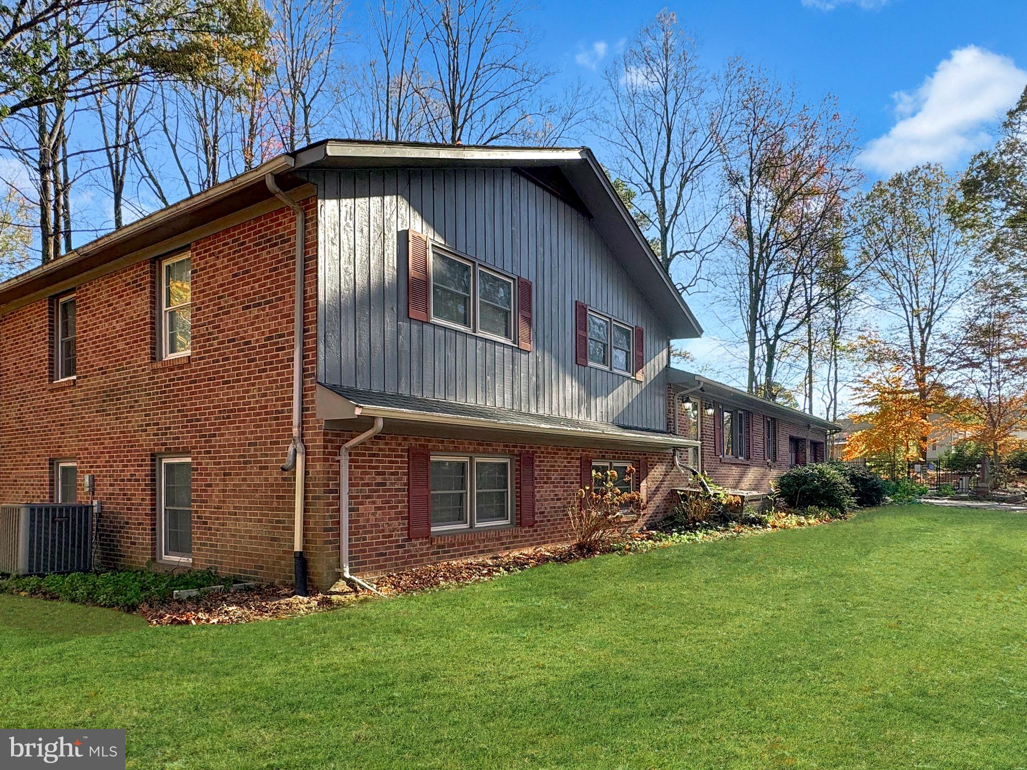 HUNTING CREEK WOODS - Residential