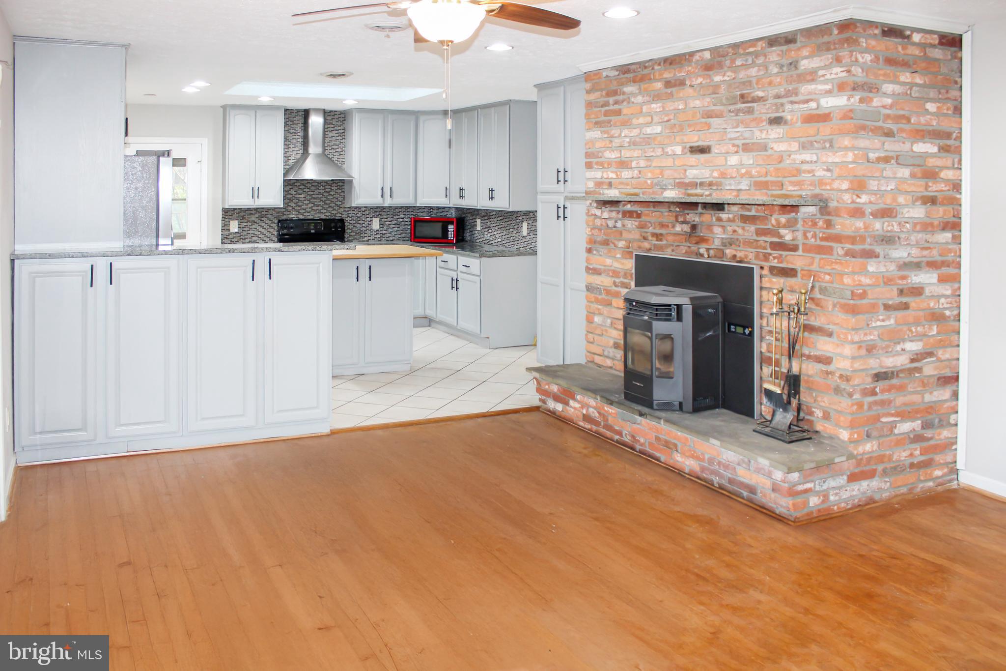 HUNTING CREEK WOODS - Residential