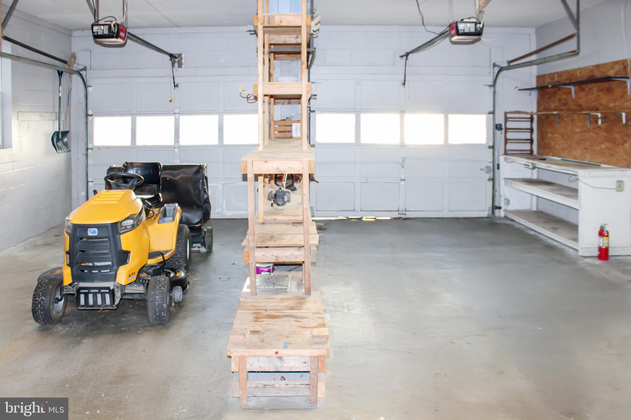 HUNTING CREEK WOODS - Residential