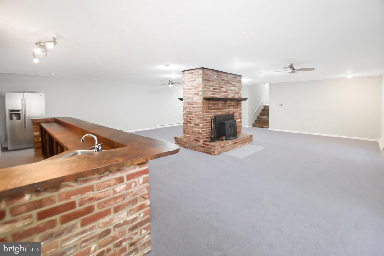 HUNTING CREEK WOODS - Residential