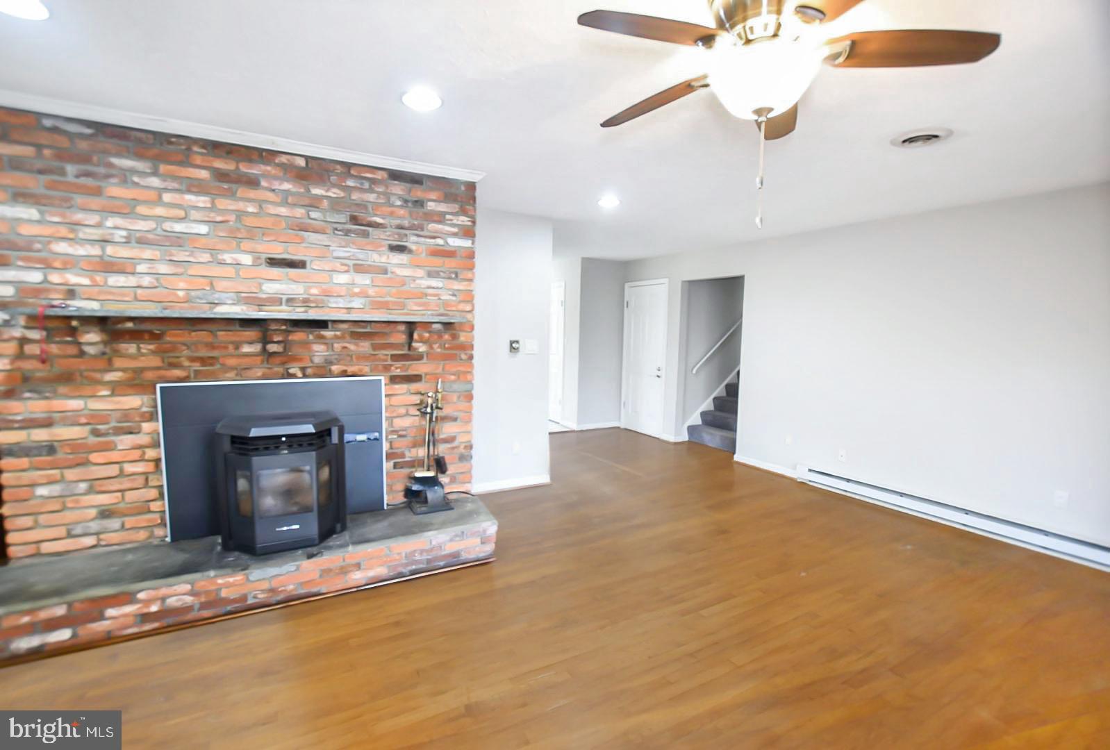 HUNTING CREEK WOODS - Residential