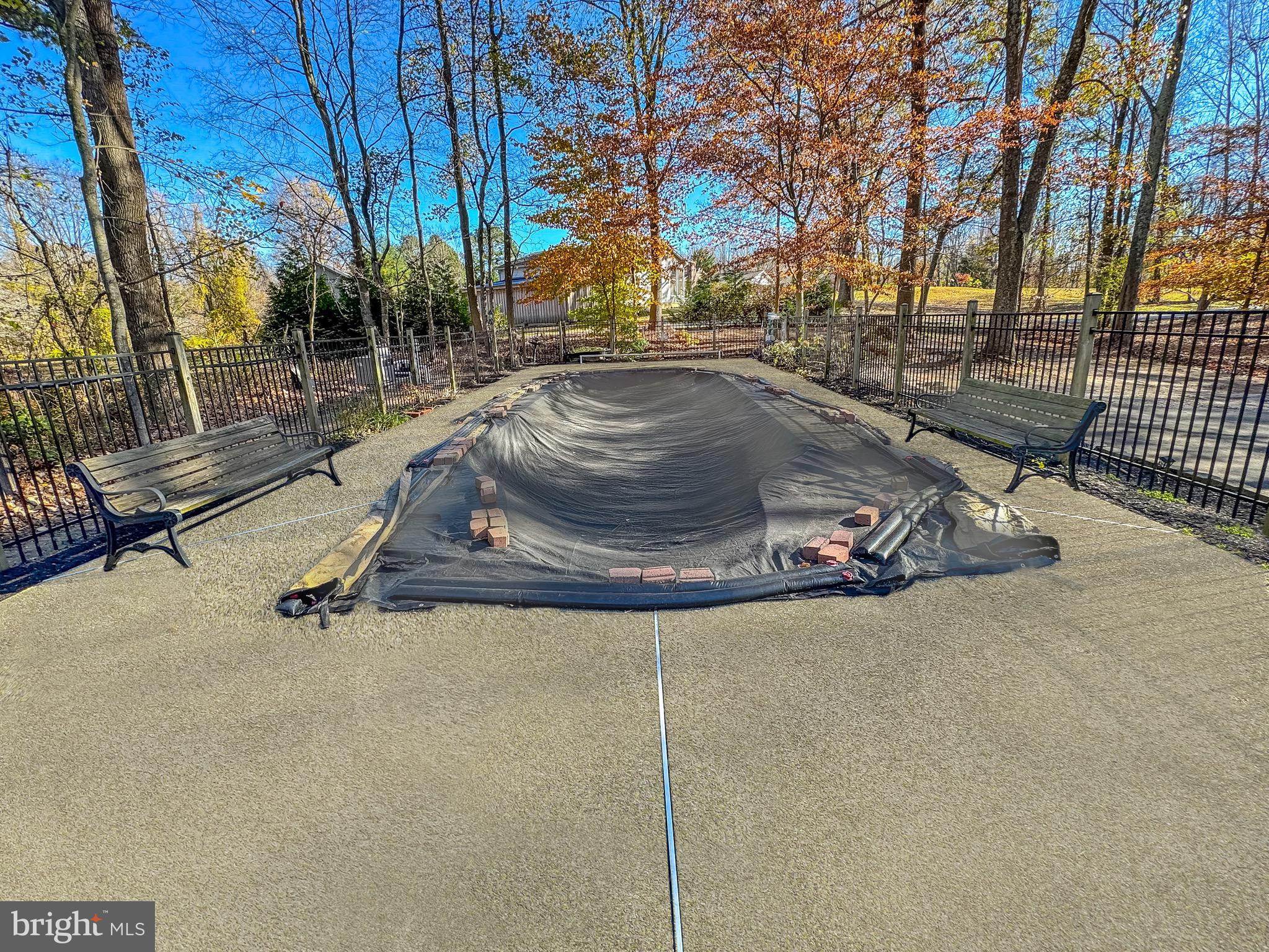 HUNTING CREEK WOODS - Residential