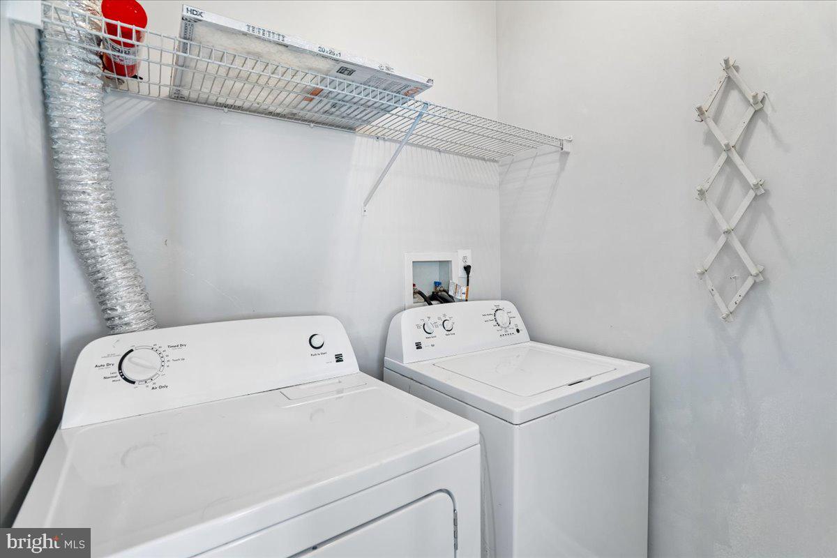 WINDSOR CROSSING - Residential