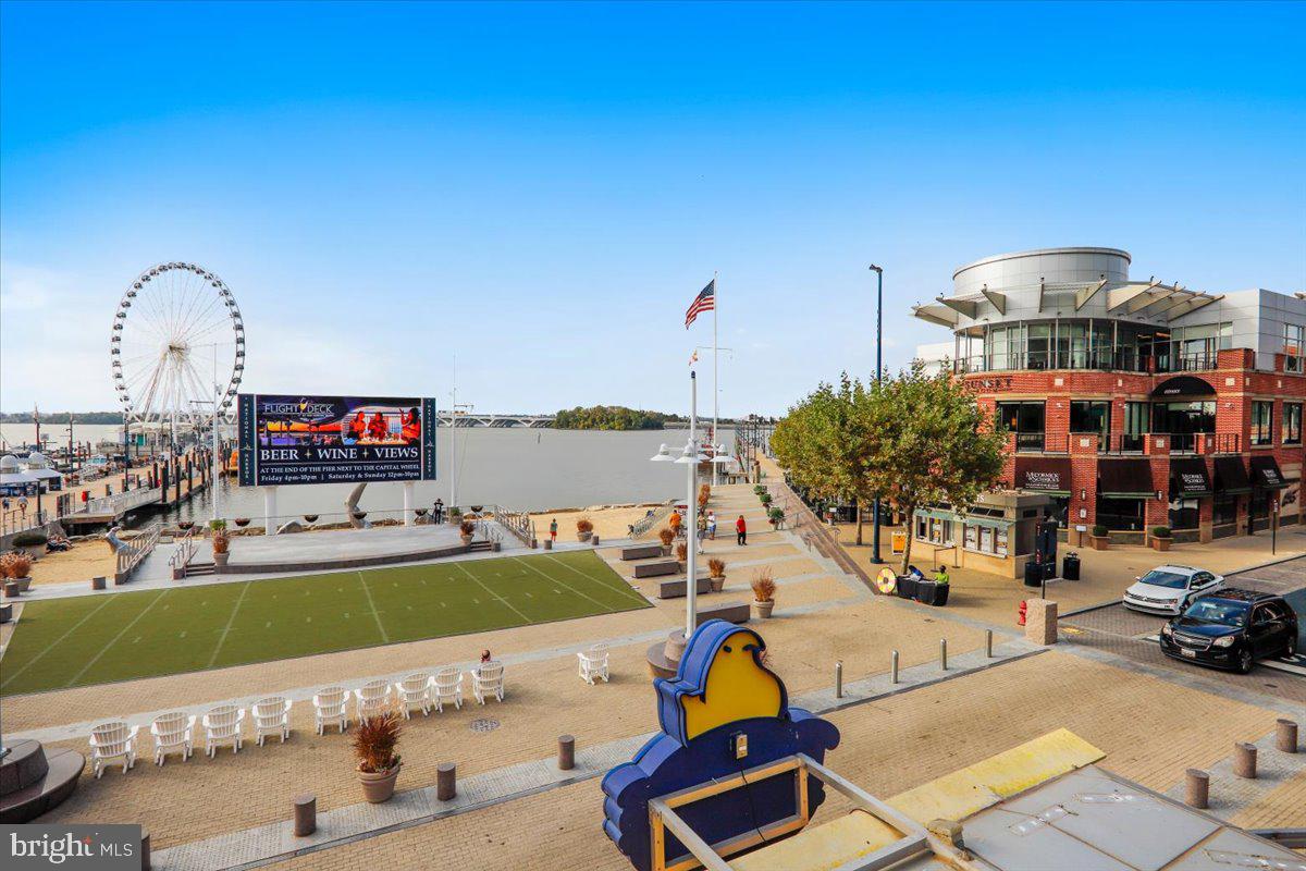 WINDSOR CROSSING - Residential