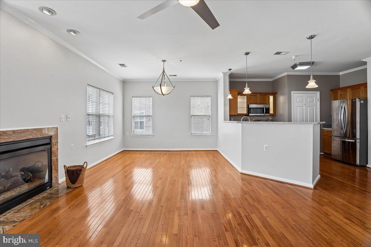 WINDSOR CROSSING - Residential