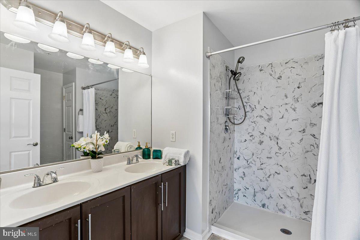 WINDSOR CROSSING - Residential