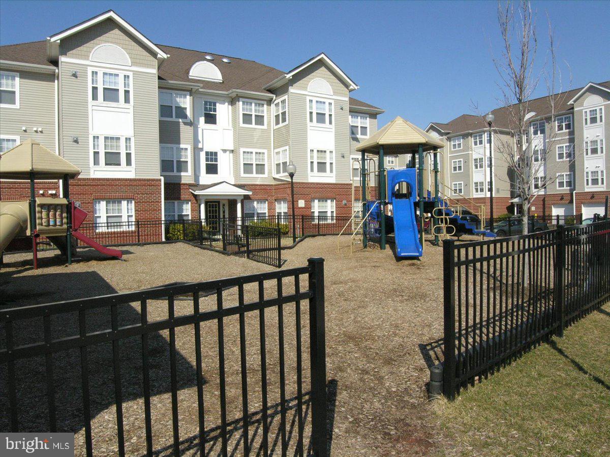 WINDSOR CROSSING - Residential