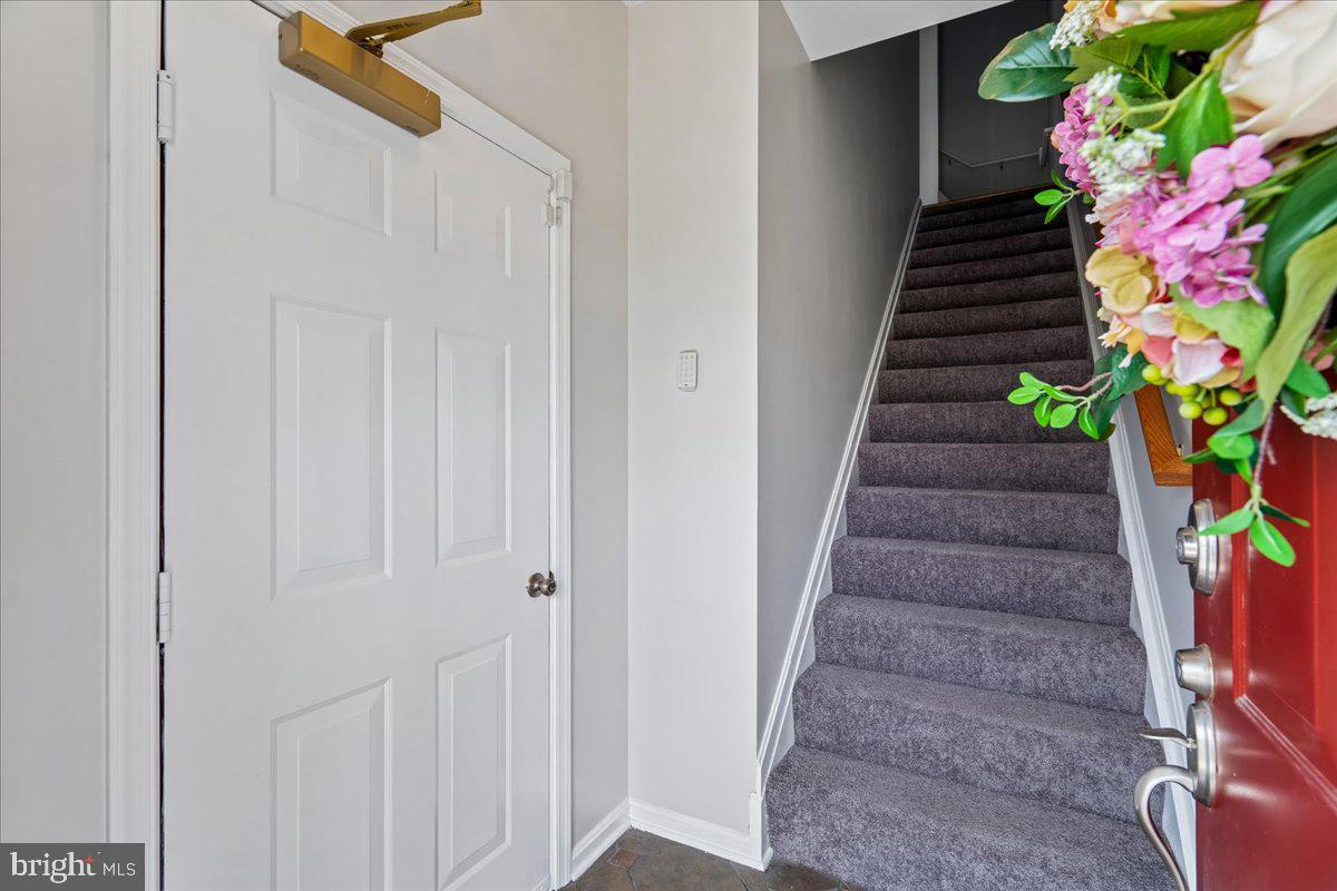 WINDSOR CROSSING - Residential