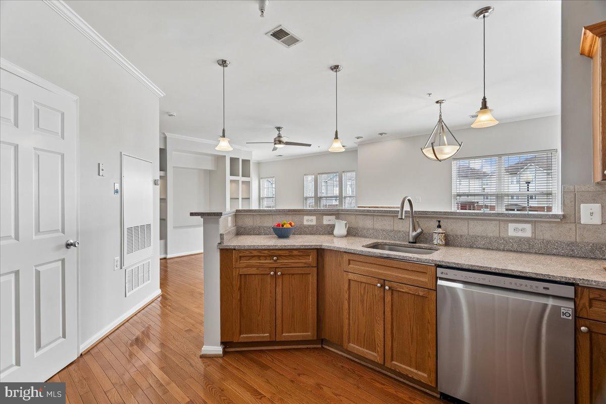 WINDSOR CROSSING - Residential